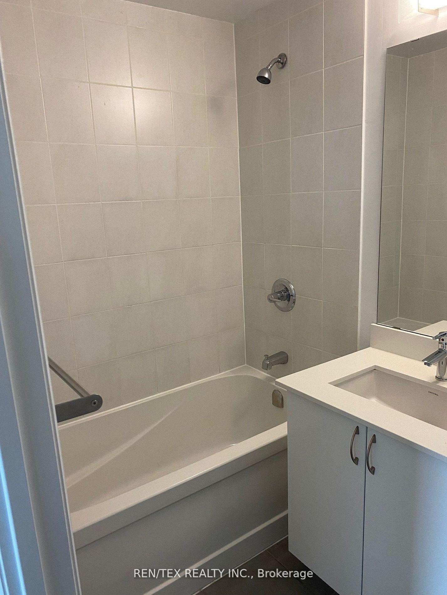 Photo 8 of Unit 602, 4700 Highway 7, Vaughan, East Woodbridge — HOMEH