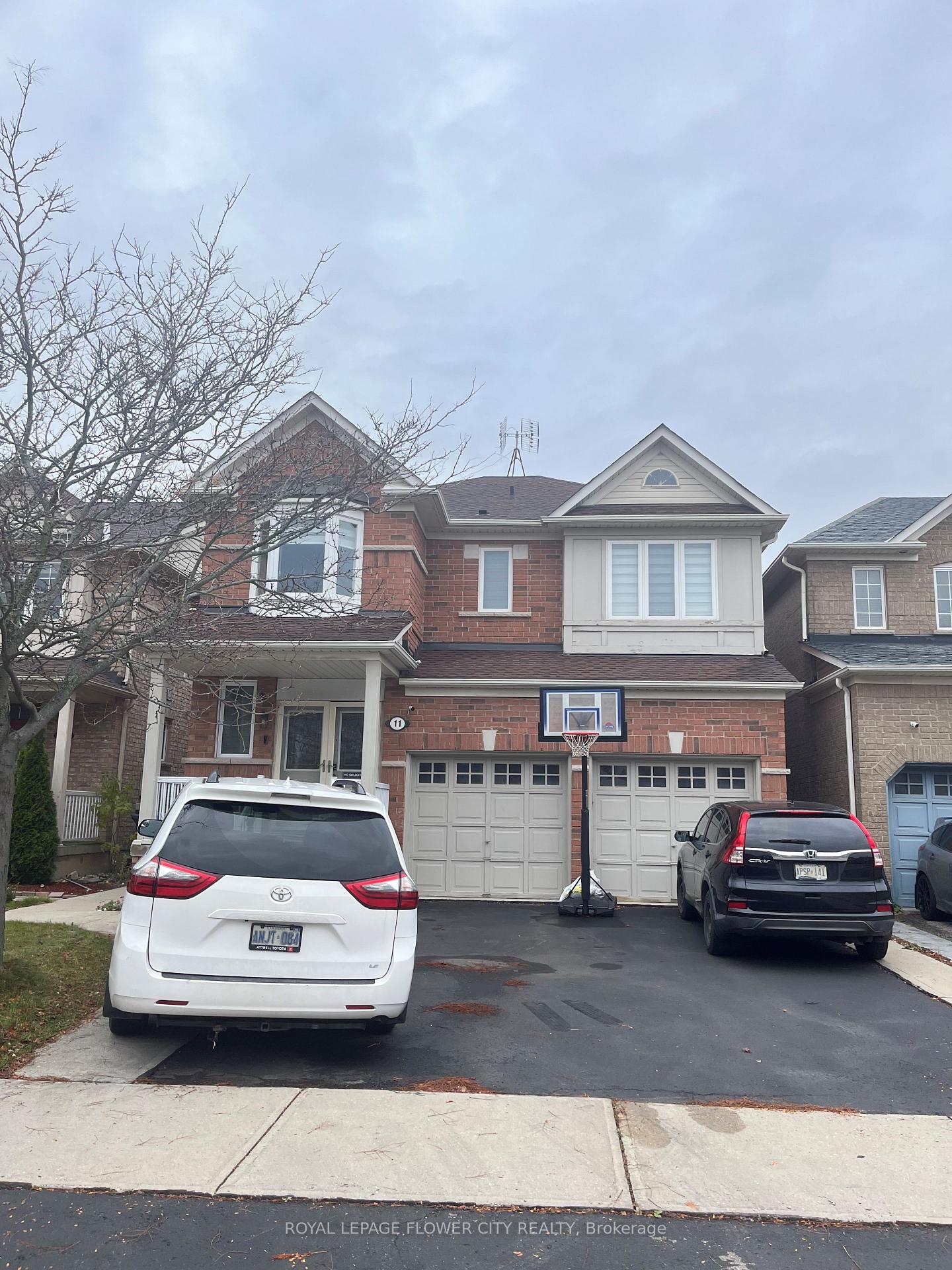 Photo 1 of Unit Bmnt, 11 Hardgate Crescent, Brampton, Brampton North — HOMEH