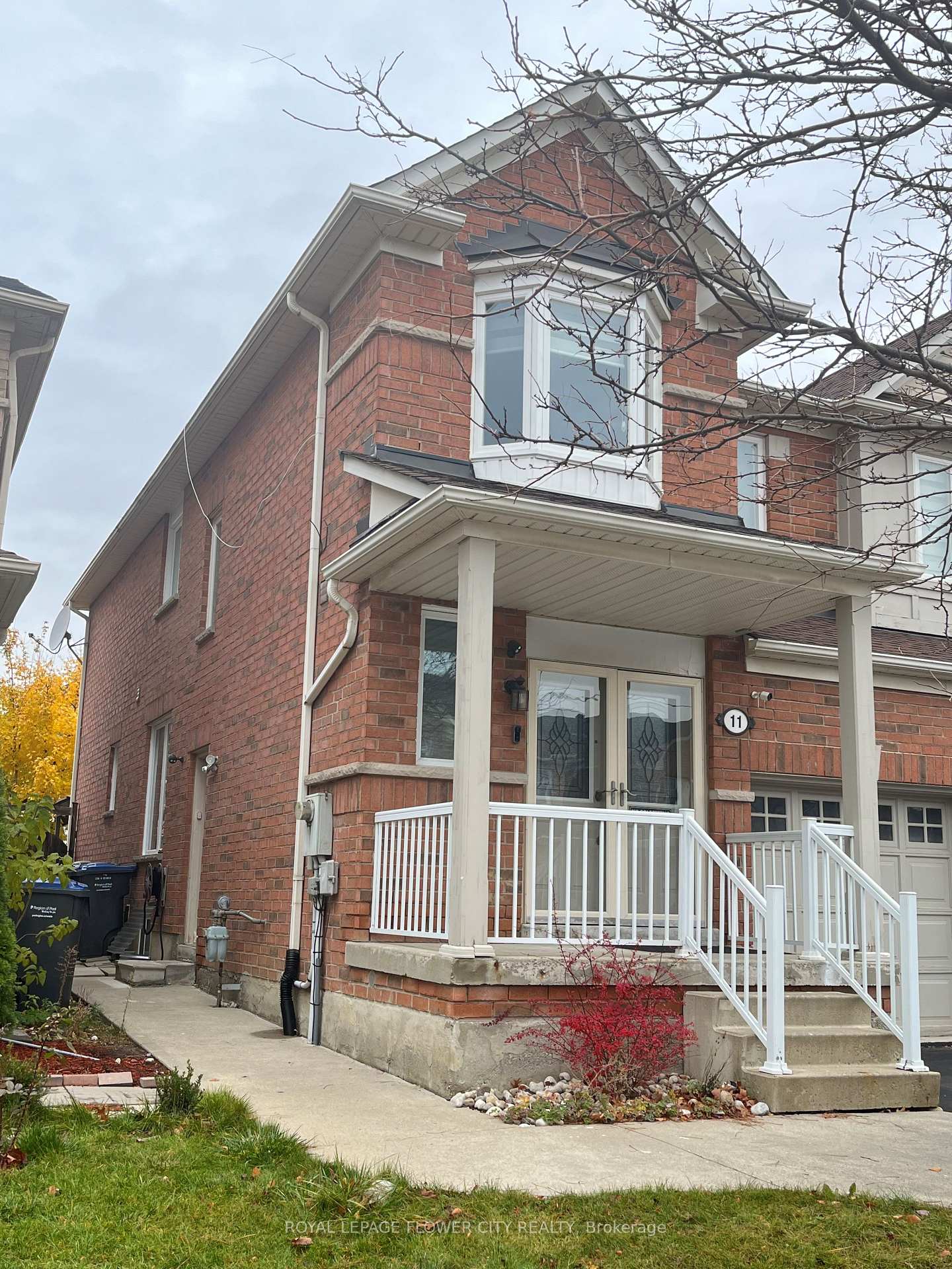 Photo 2 of Unit Bmnt, 11 Hardgate Crescent, Brampton, Brampton North — HOMEH