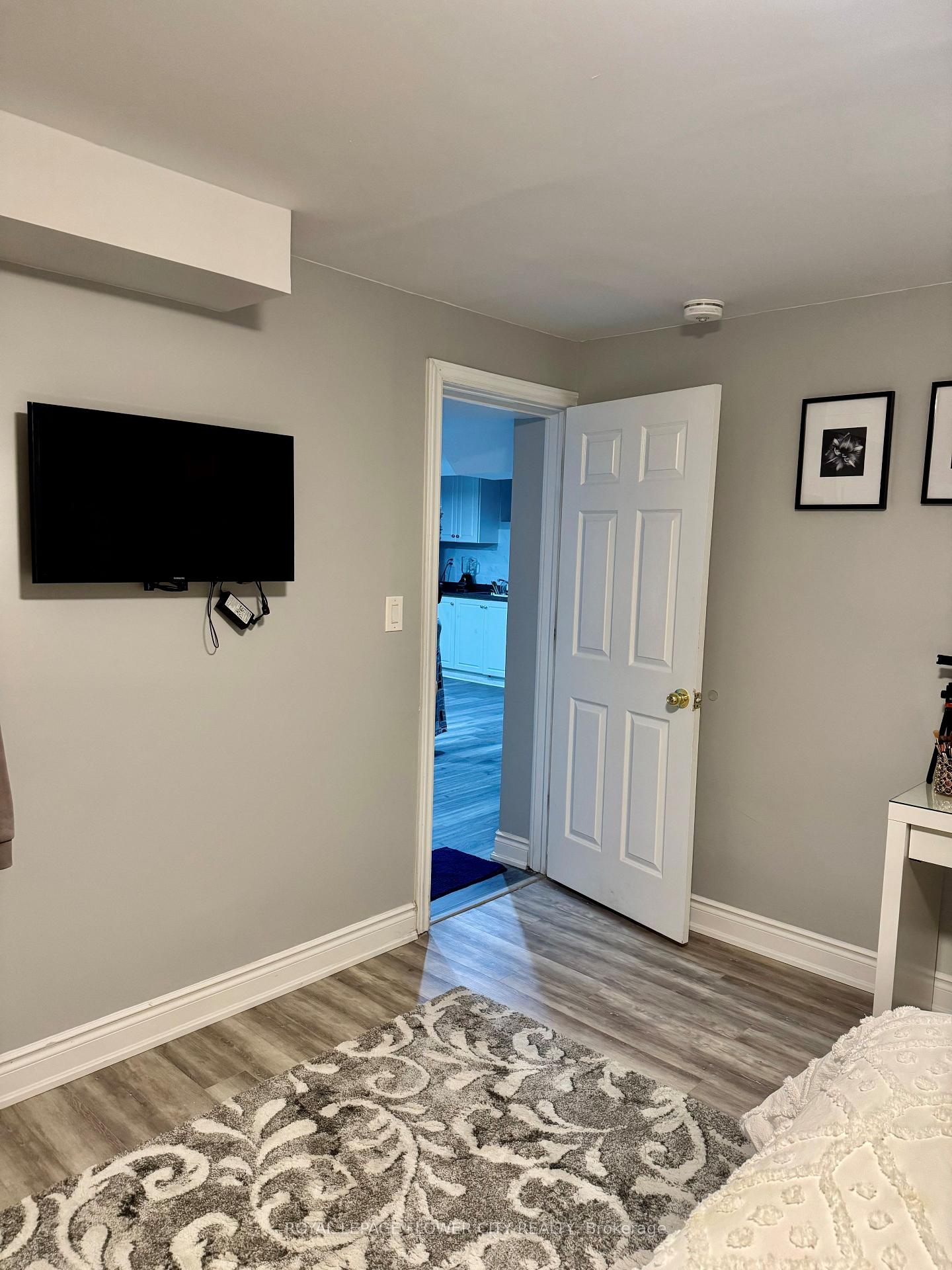 Photo 7 of Unit Bmnt, 11 Hardgate Crescent, Brampton, Brampton North — HOMEH