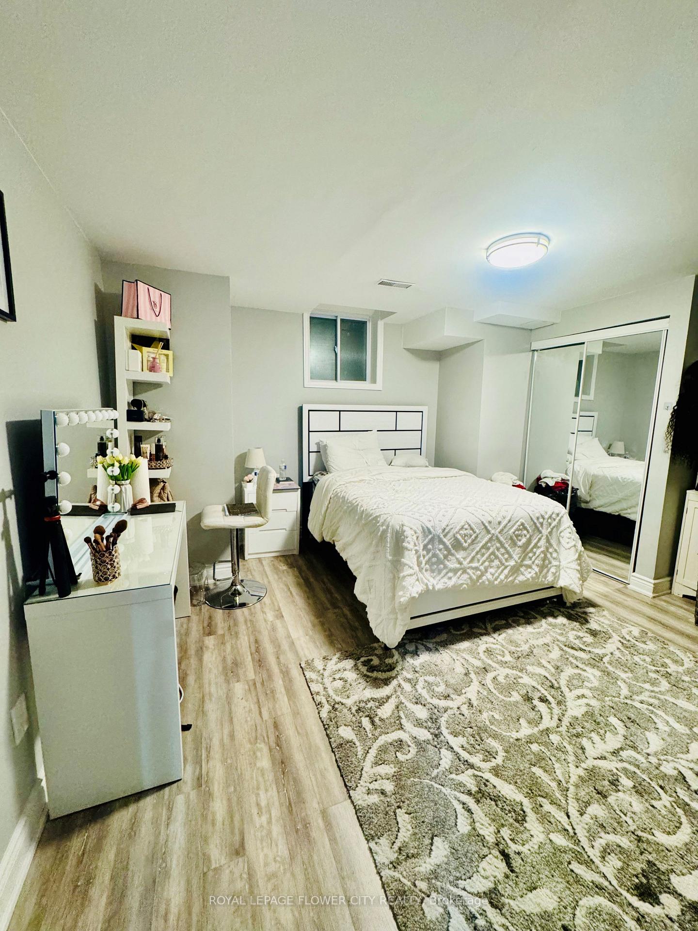 Photo 8 of Unit Bmnt, 11 Hardgate Crescent, Brampton, Brampton North — HOMEH