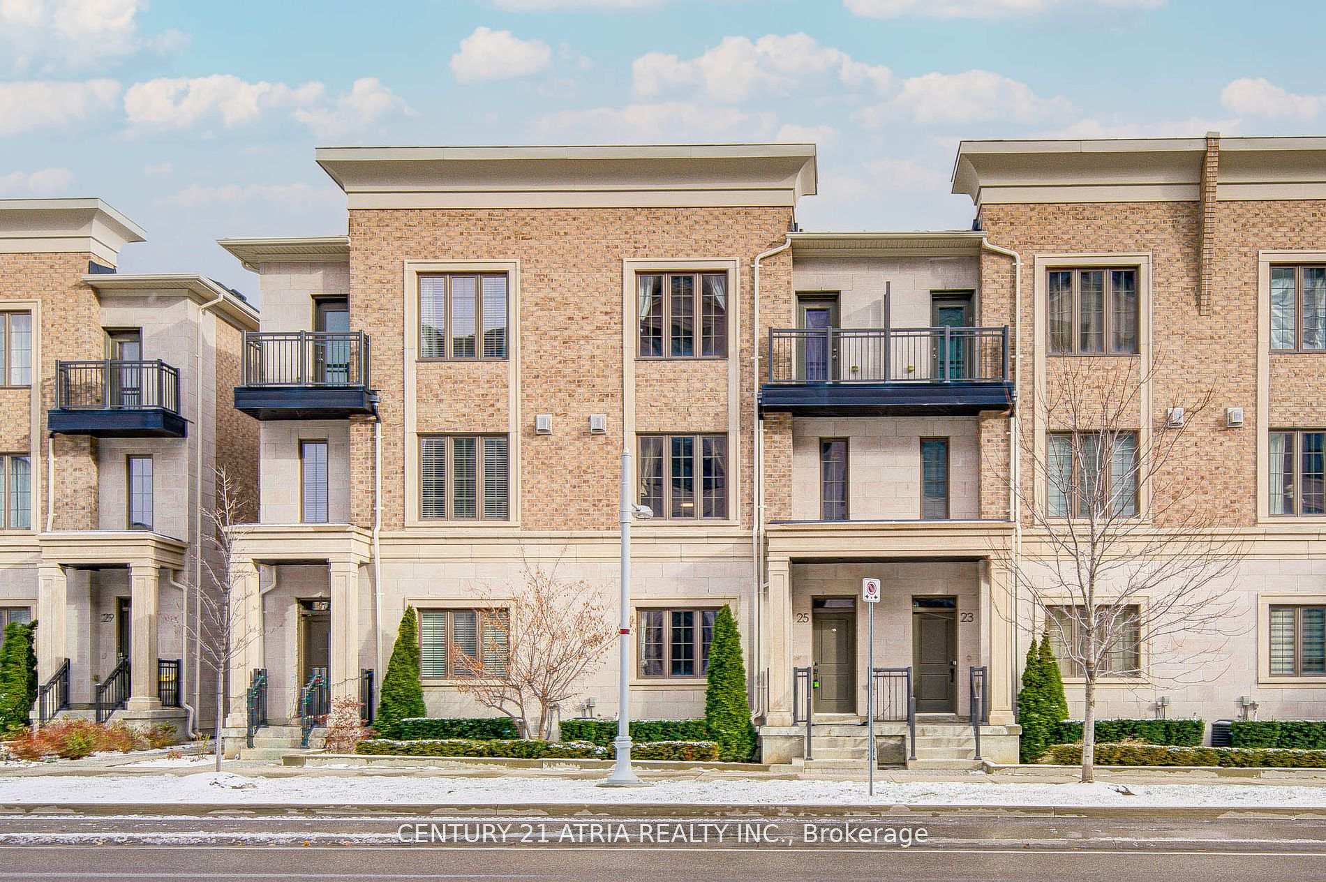 Photo 1 of 25 Village Parkway, Markham, Unionville — HOMEH