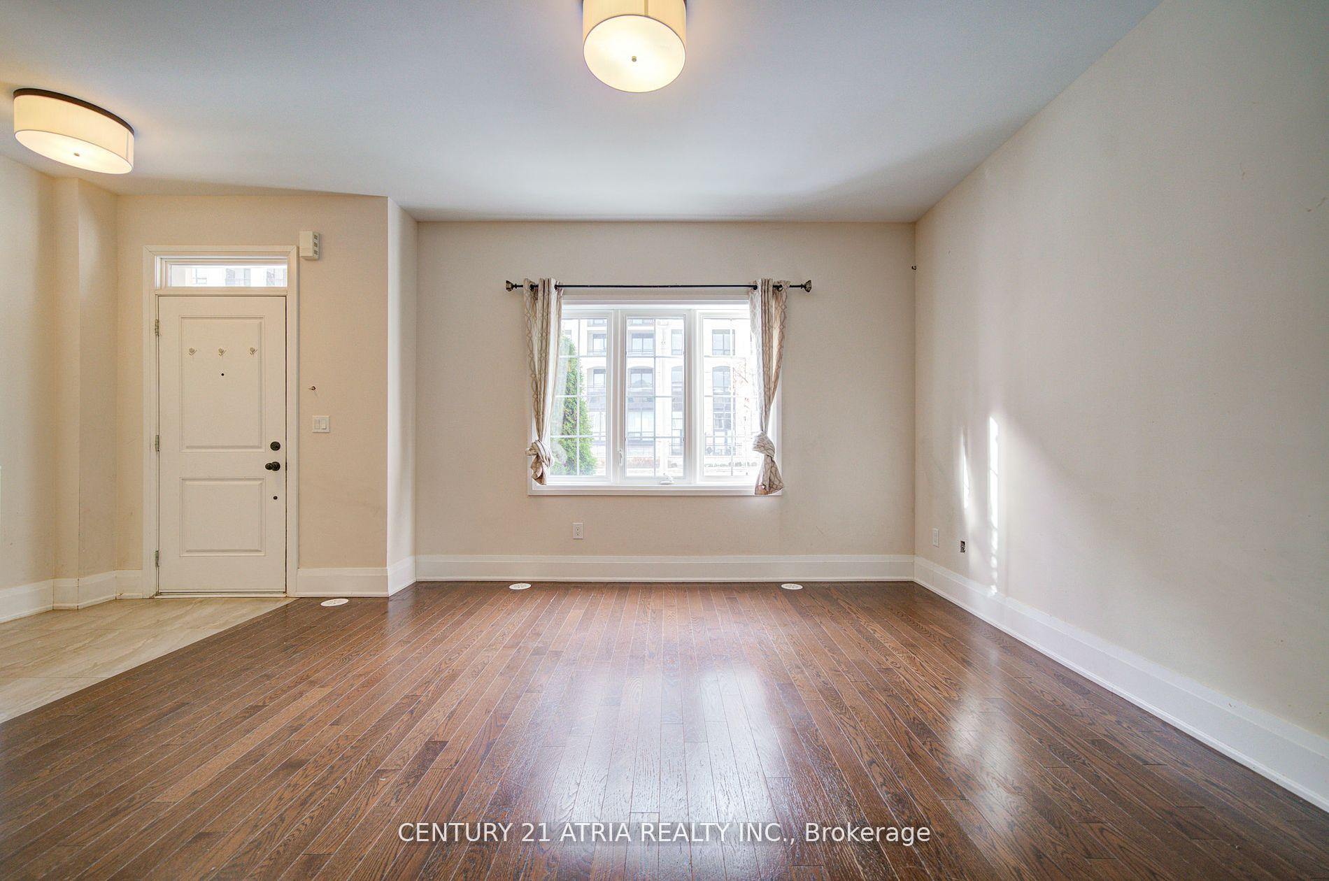 Photo 3 of 25 Village Parkway, Markham, Unionville — HOMEH