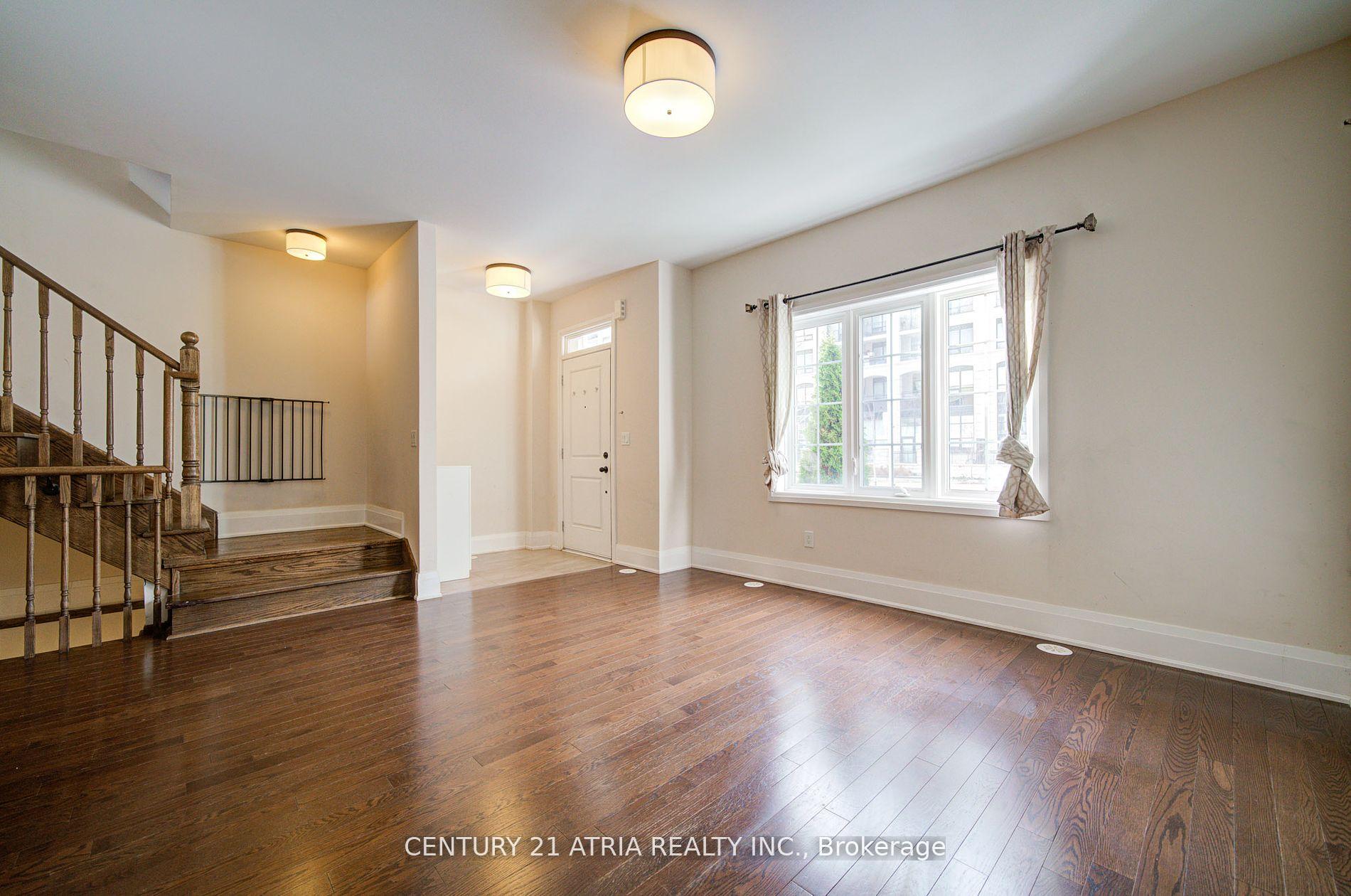 Photo 5 of 25 Village Parkway, Markham, Unionville — HOMEH
