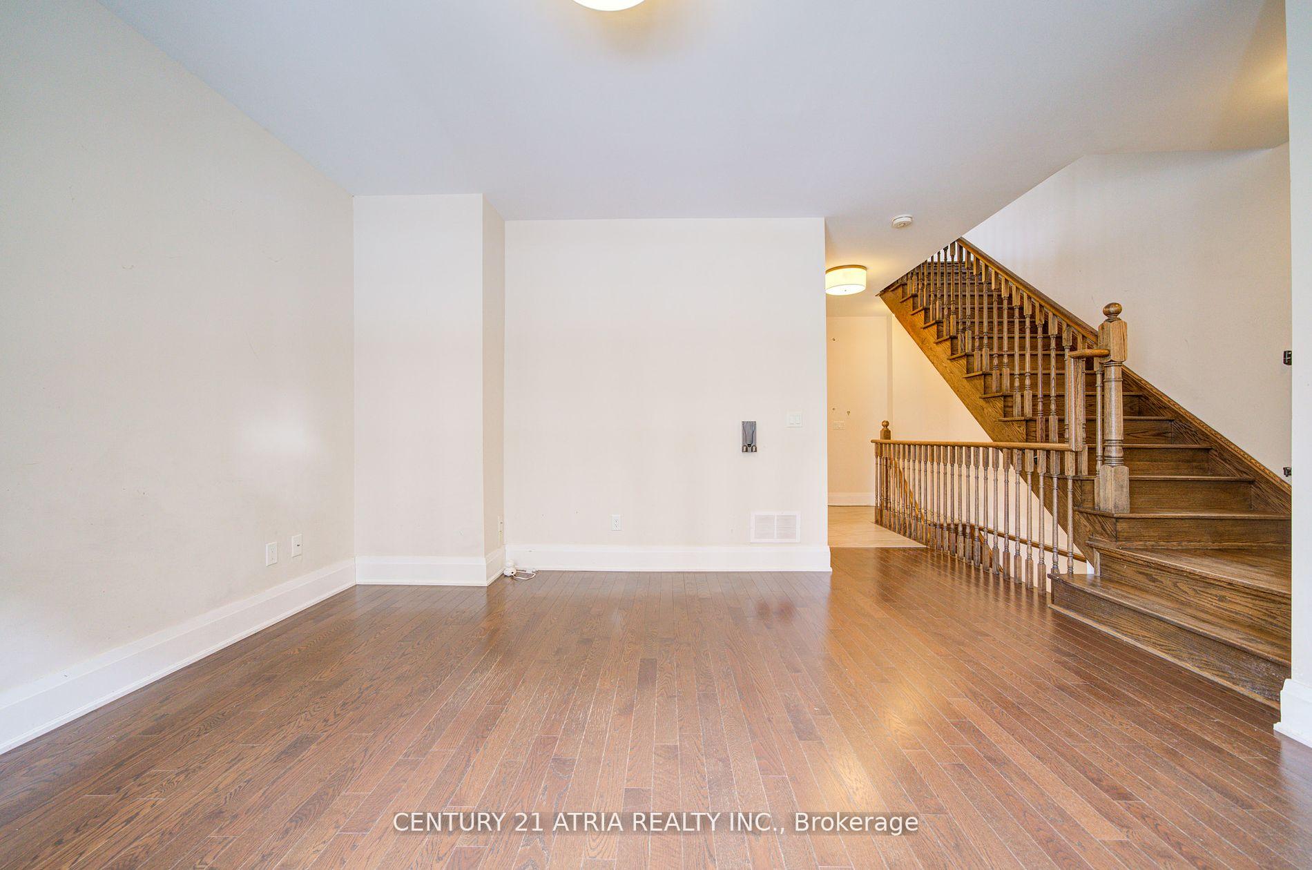 Photo 6 of 25 Village Parkway, Markham, Unionville — HOMEH