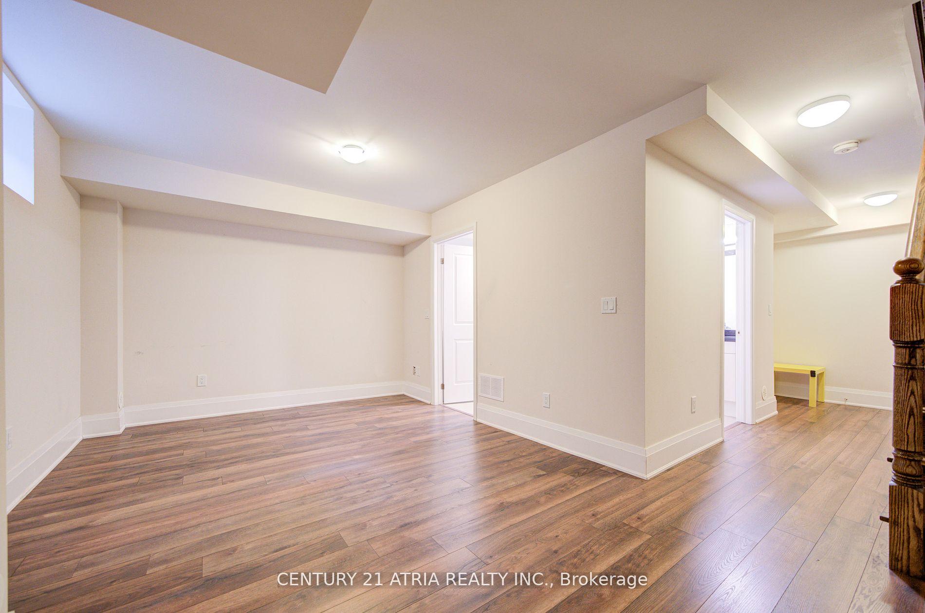 Photo 11 of 25 Village Parkway, Markham, Unionville — HOMEH