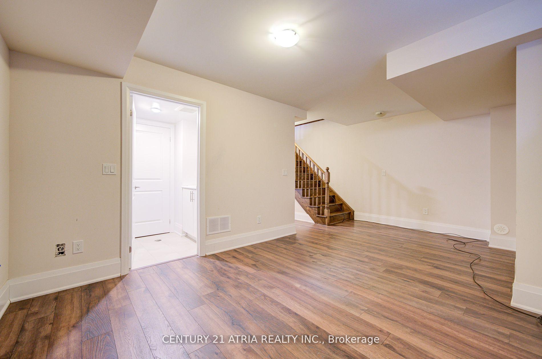 Photo 12 of 25 Village Parkway, Markham, Unionville — HOMEH