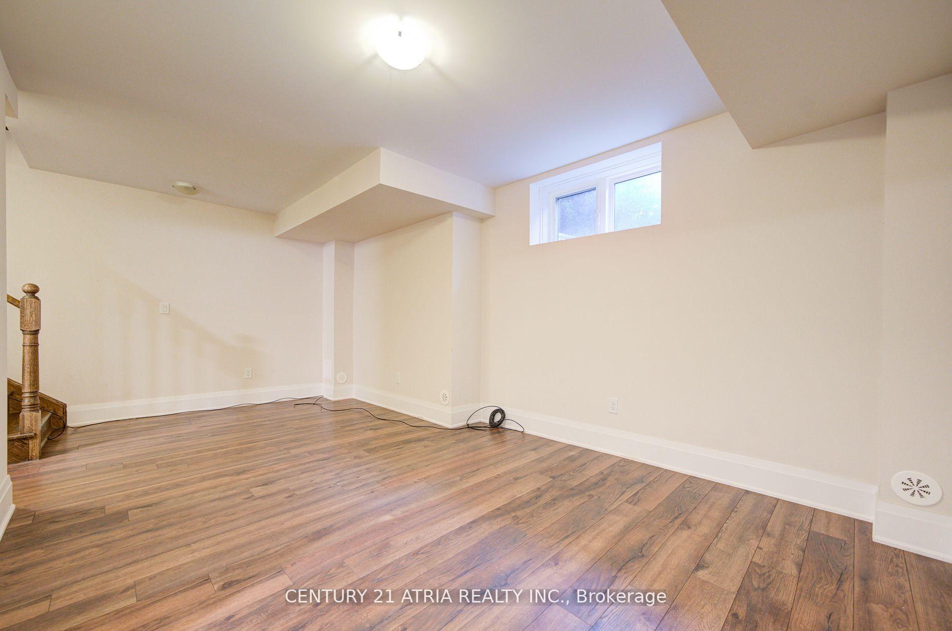 Photo 13 of 25 Village Parkway, Markham, Unionville — HOMEH