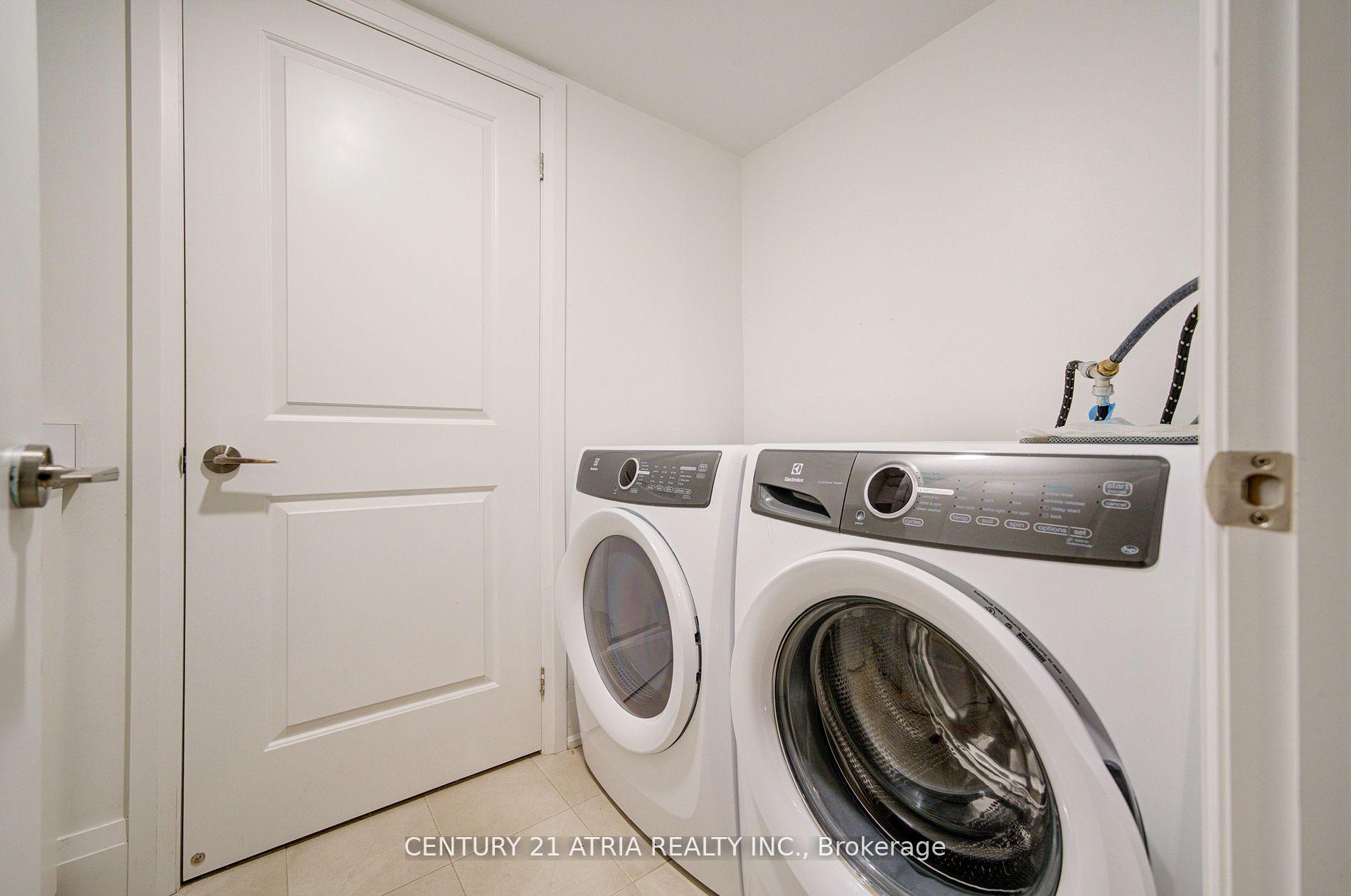Photo 15 of 25 Village Parkway, Markham, Unionville — HOMEH