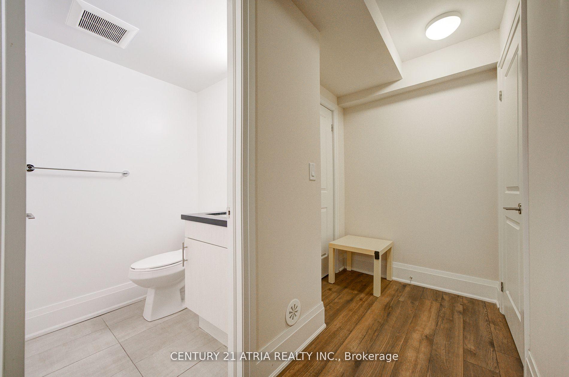 Photo 16 of 25 Village Parkway, Markham, Unionville — HOMEH