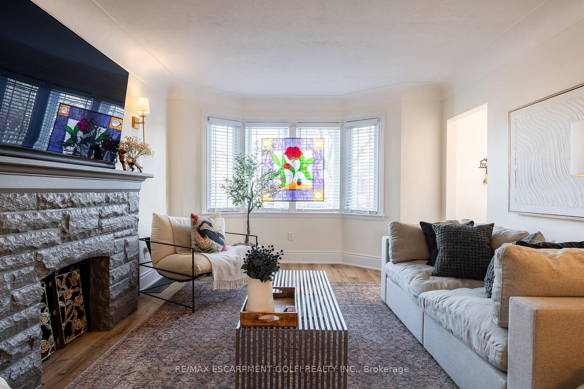 Photo 7 of 182 Huxley Avenue S, Hamilton, Delta — HOMEH