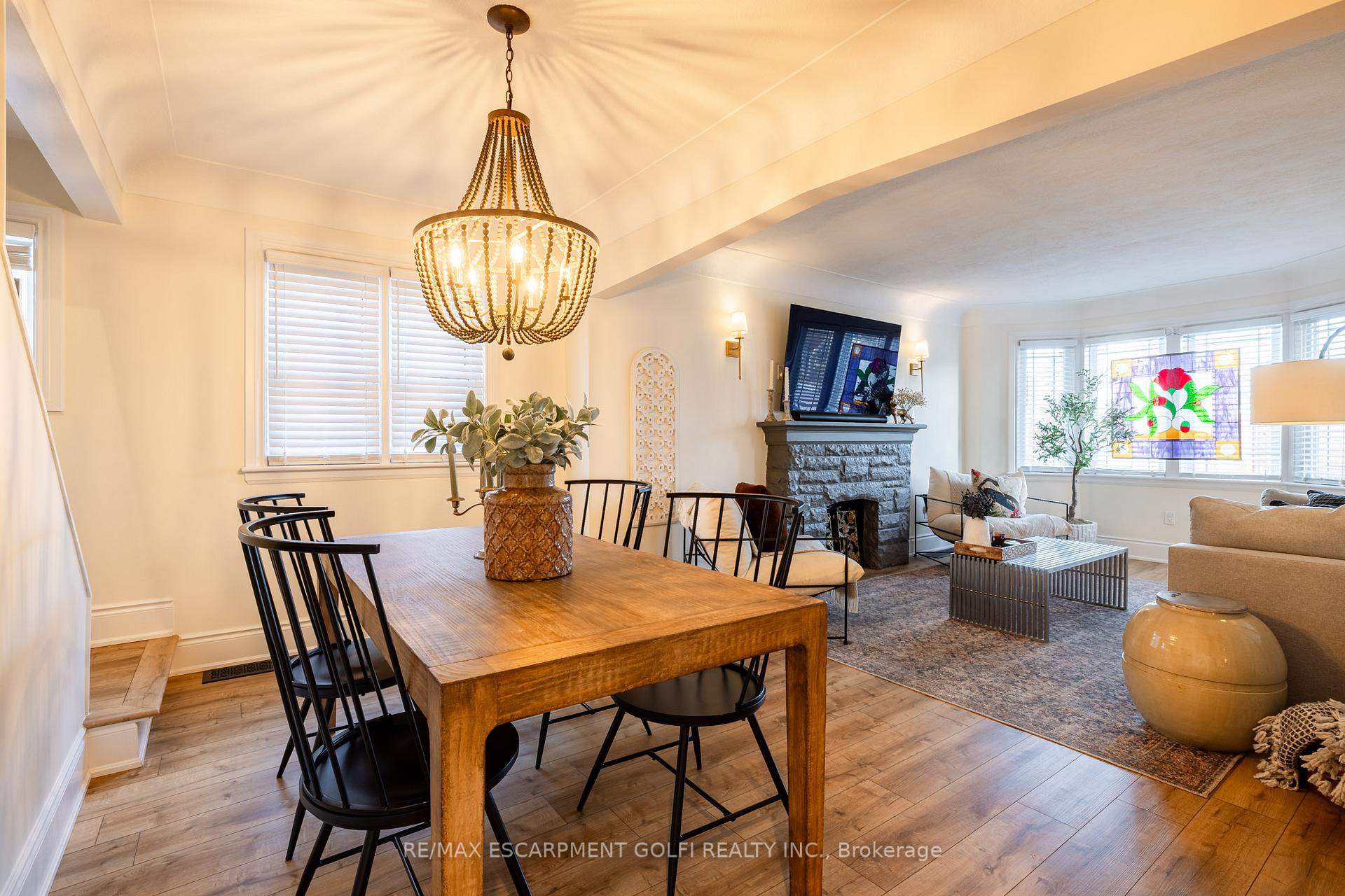 Photo 8 of 182 Huxley Avenue S, Hamilton, Delta — HOMEH