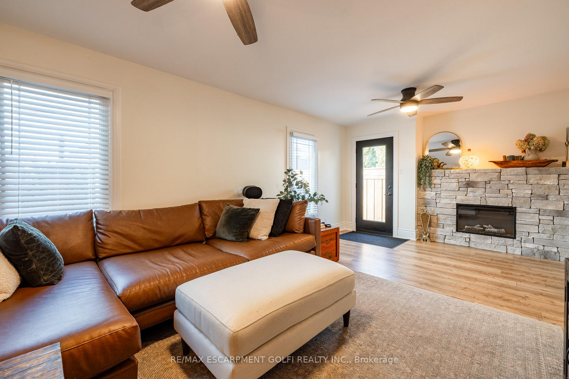 Photo 16 of 182 Huxley Avenue S, Hamilton, Delta — HOMEH