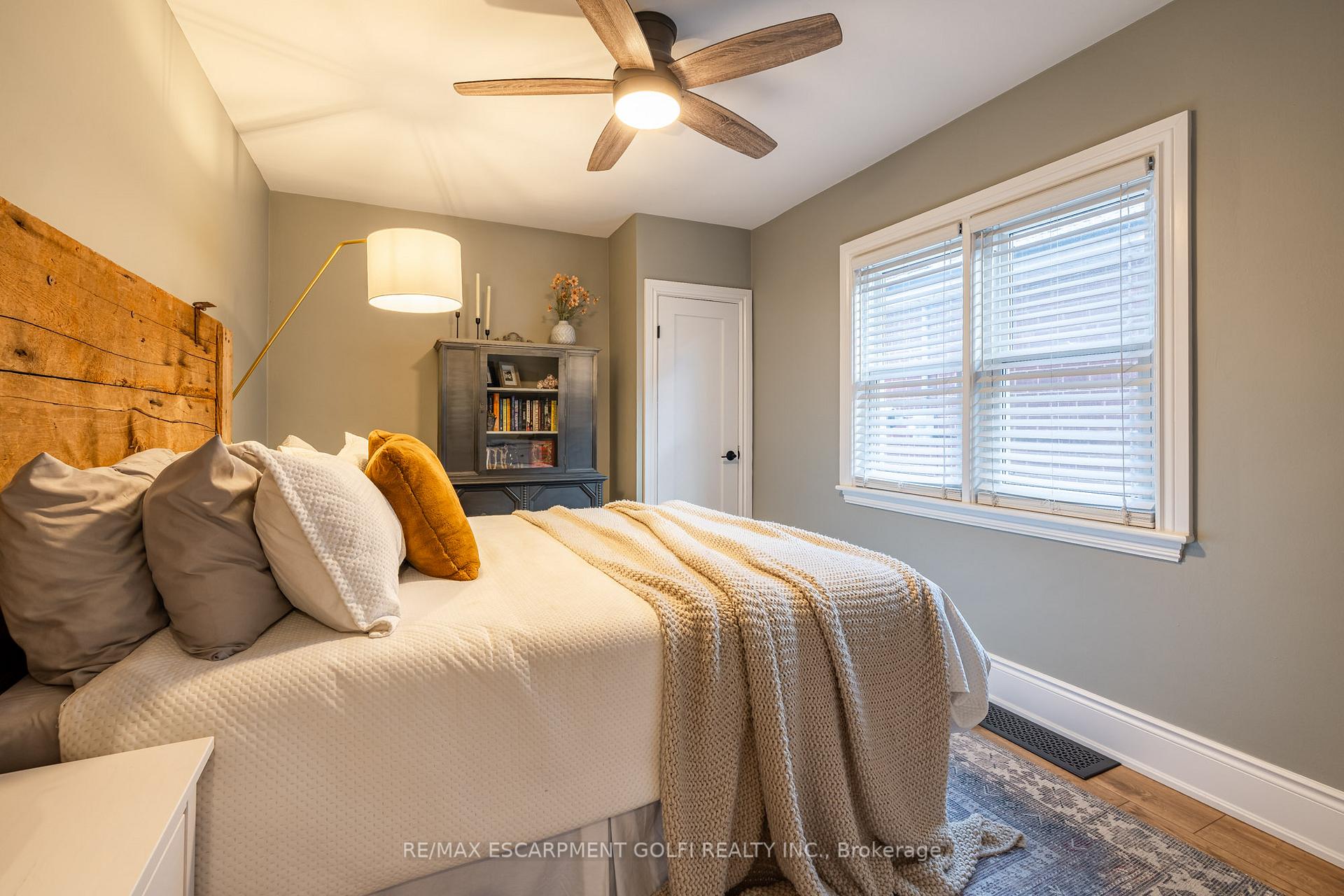 Photo 17 of 182 Huxley Avenue S, Hamilton, Delta — HOMEH
