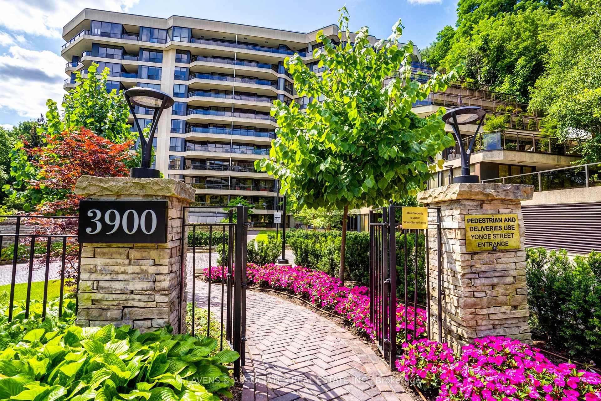 Photo 2 of Unit 912, 3900 Yonge Street, Toronto, Bedford Park-Nortown — HOMEH