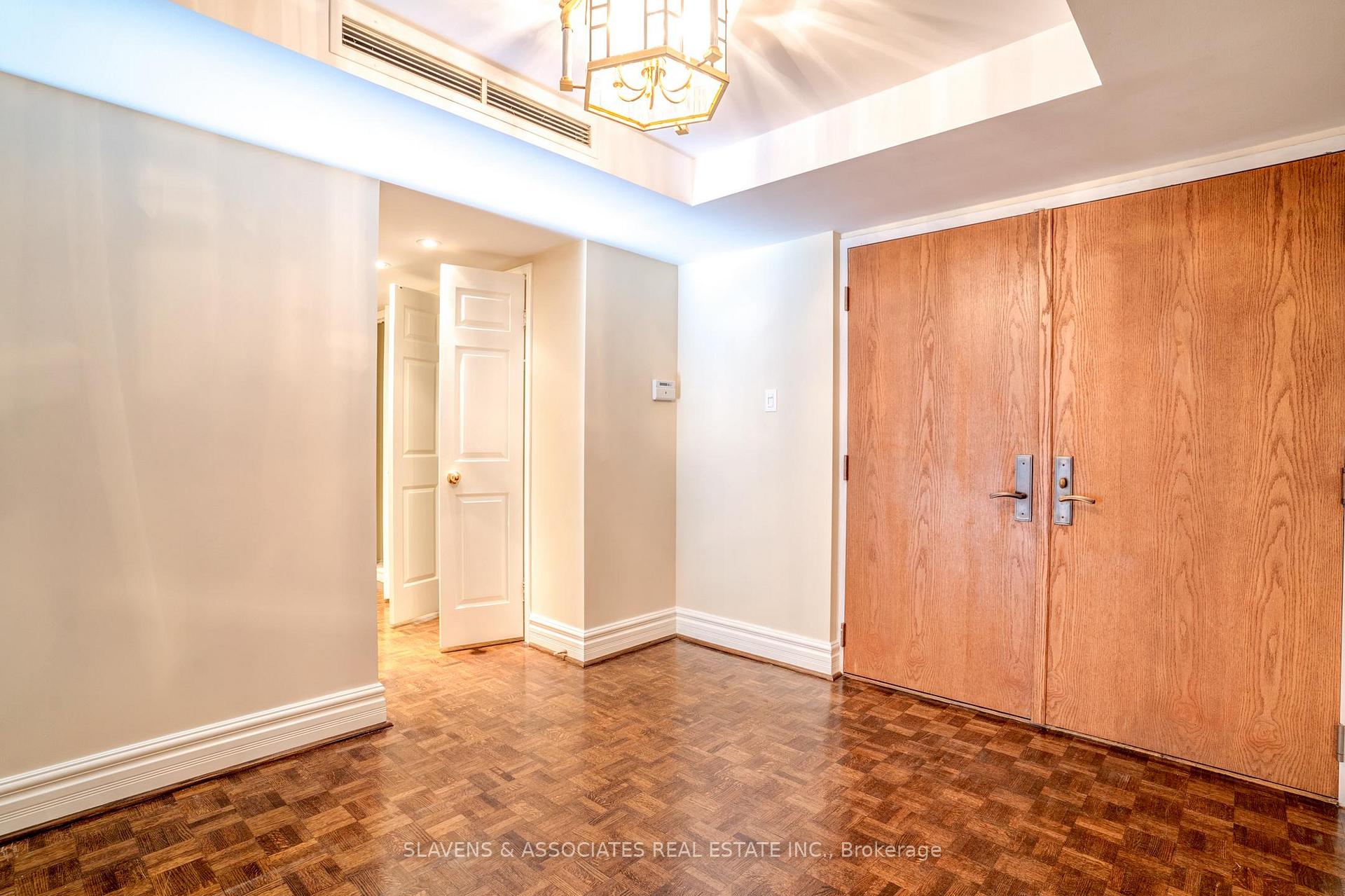Photo 5 of Unit 912, 3900 Yonge Street, Toronto, Bedford Park-Nortown — HOMEH