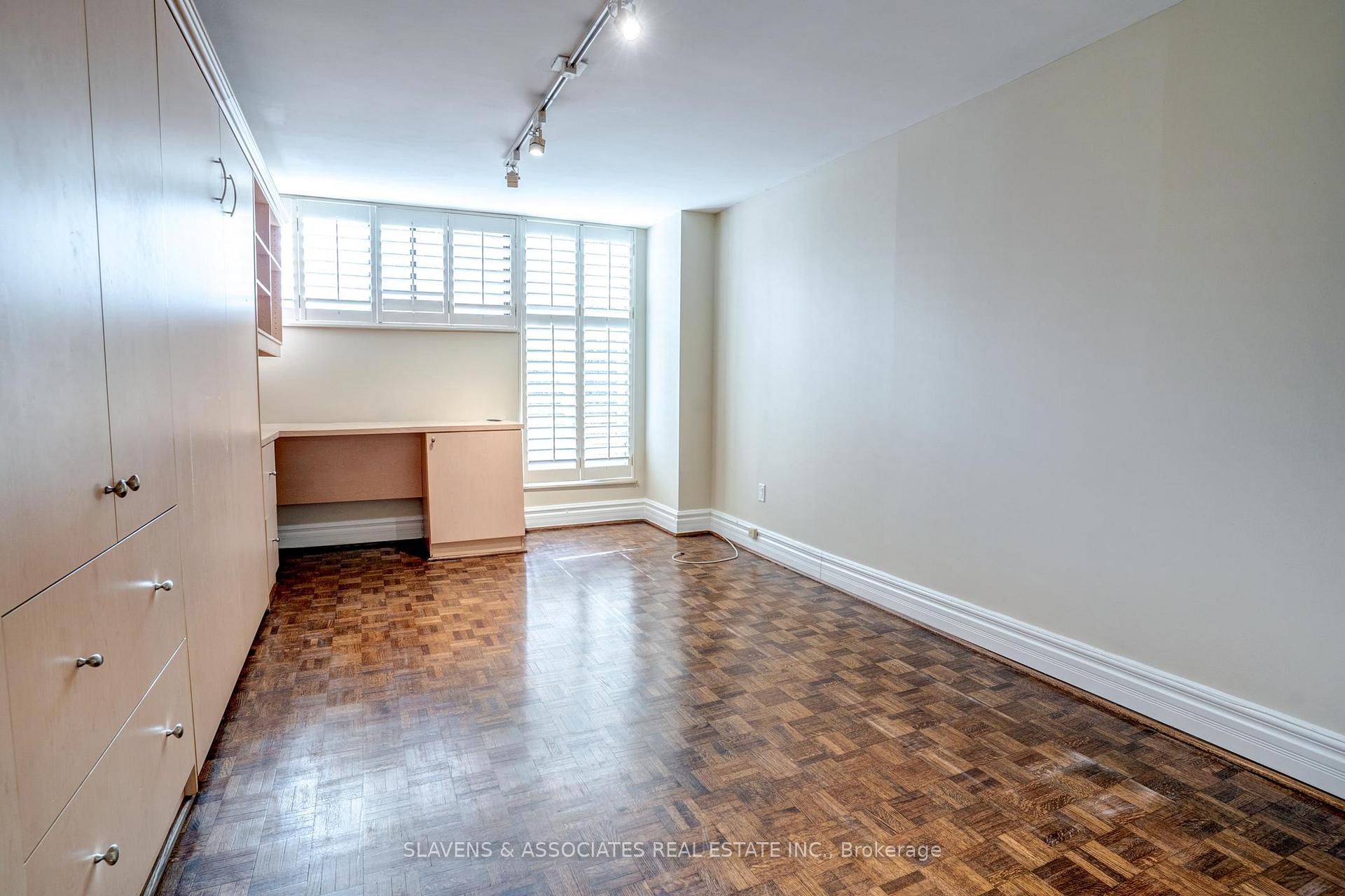 Photo 14 of Unit 912, 3900 Yonge Street, Toronto, Bedford Park-Nortown — HOMEH