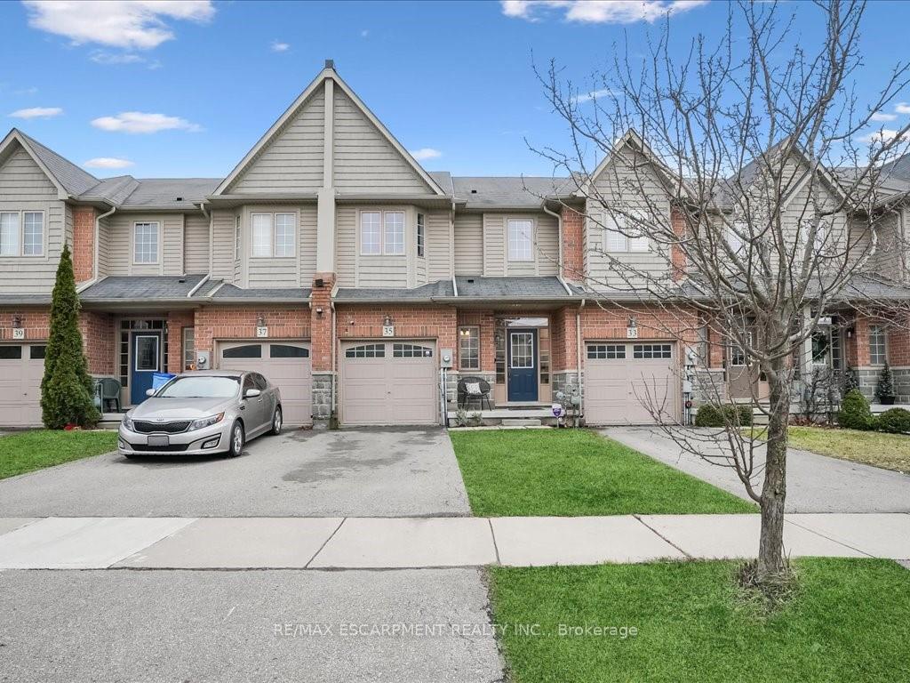 Photo 2 of 35 Bankfield Crescent, Hamilton, Stoney Creek Mountain — HOMEH