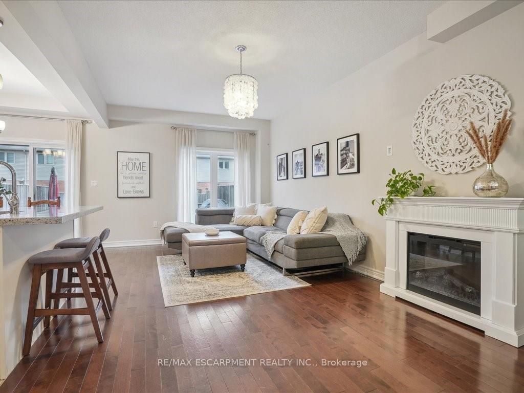 Photo 8 of 35 Bankfield Crescent, Hamilton, Stoney Creek Mountain — HOMEH