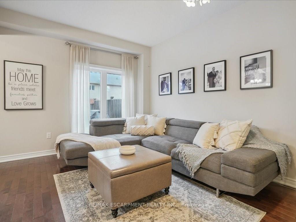 Photo 9 of 35 Bankfield Crescent, Hamilton, Stoney Creek Mountain — HOMEH