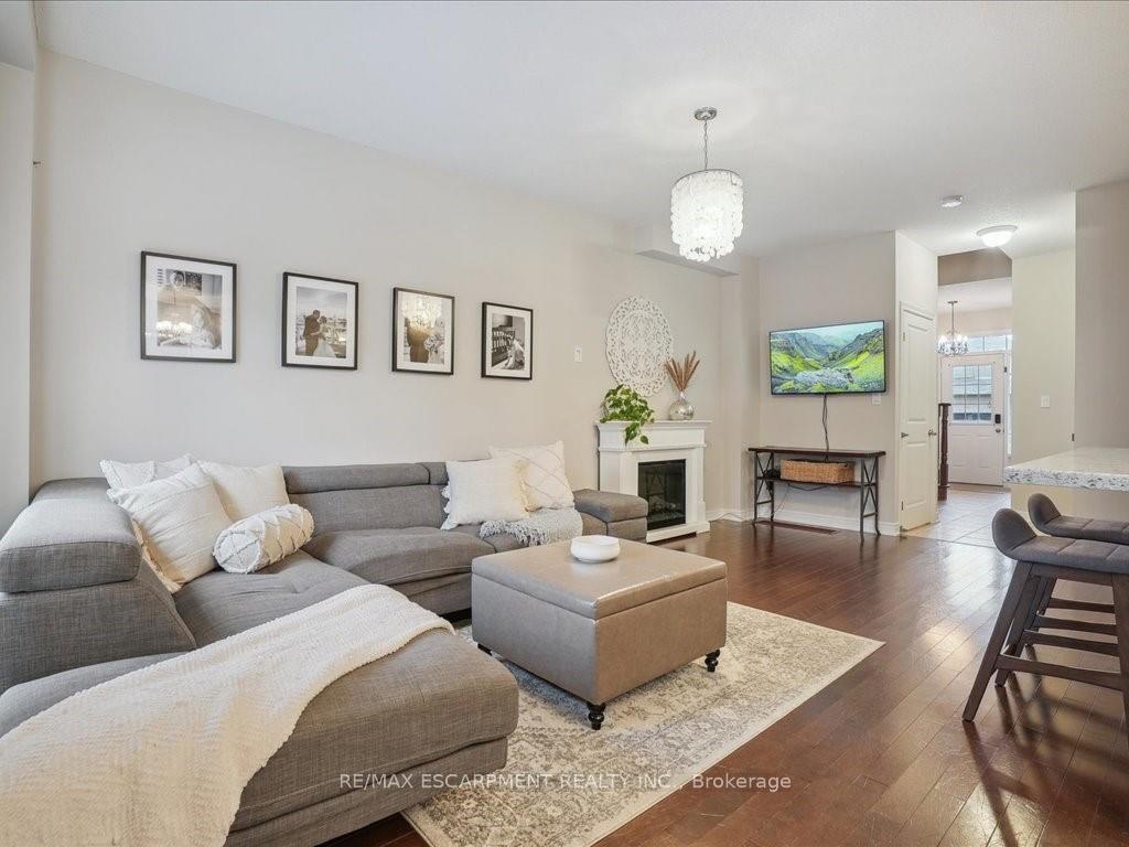 Photo 10 of 35 Bankfield Crescent, Hamilton, Stoney Creek Mountain — HOMEH