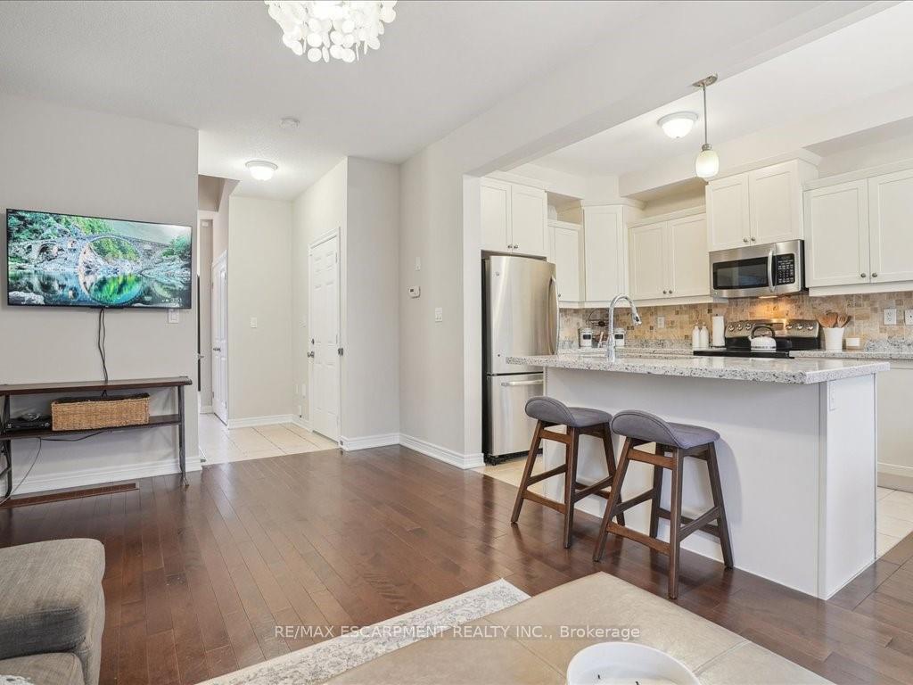 Photo 11 of 35 Bankfield Crescent, Hamilton, Stoney Creek Mountain — HOMEH