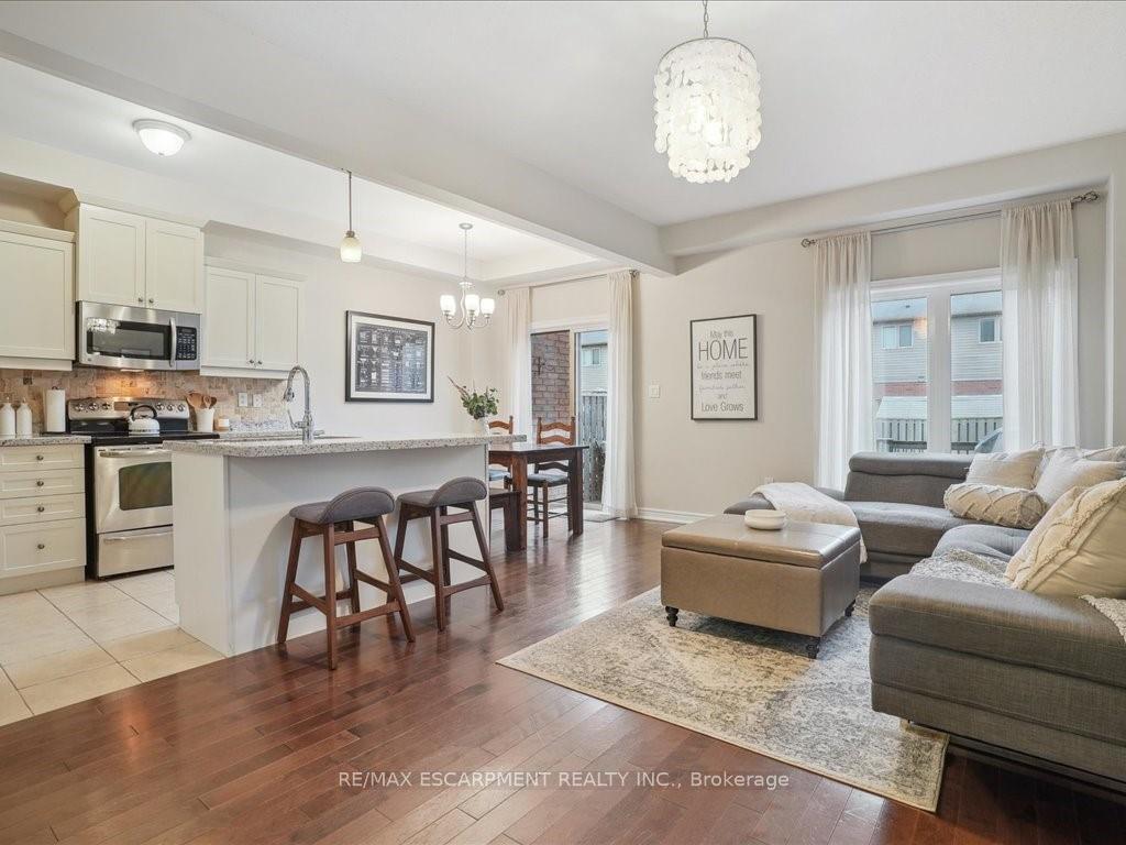 Photo 12 of 35 Bankfield Crescent, Hamilton, Stoney Creek Mountain — HOMEH