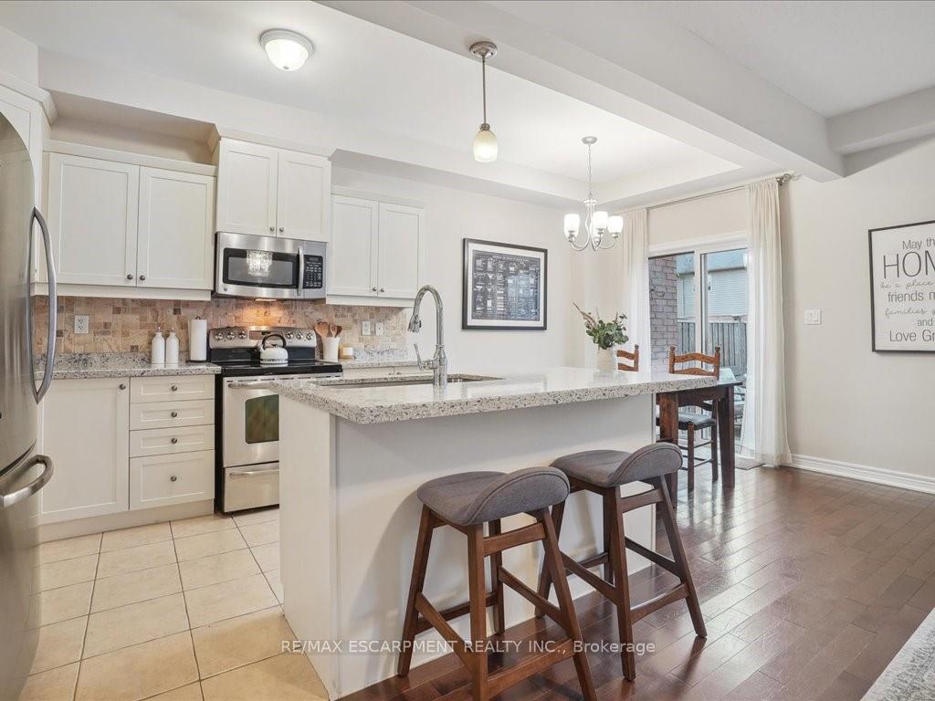 Photo 13 of 35 Bankfield Crescent, Hamilton, Stoney Creek Mountain — HOMEH
