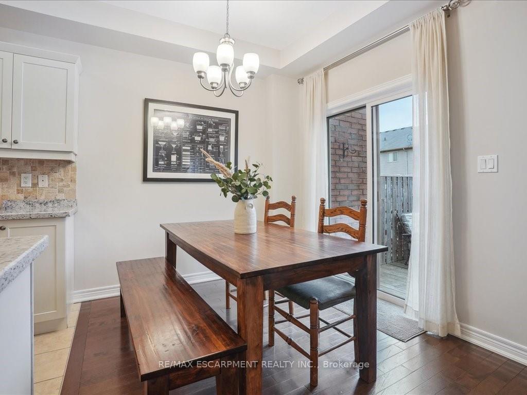 Photo 14 of 35 Bankfield Crescent, Hamilton, Stoney Creek Mountain — HOMEH