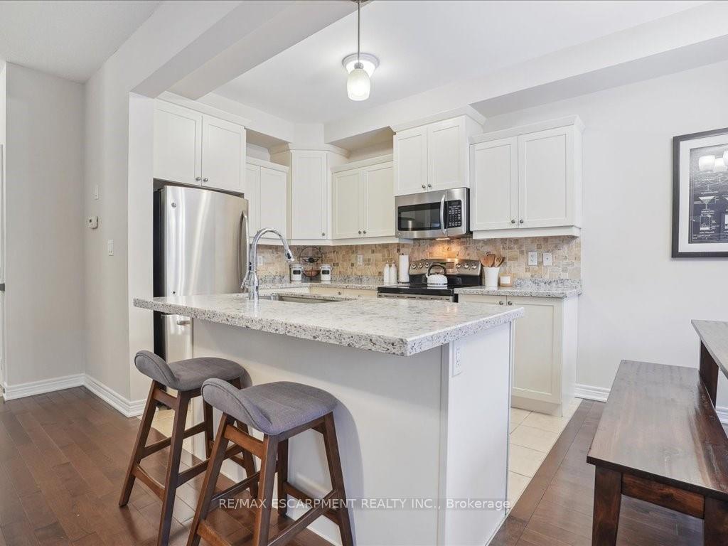 Photo 16 of 35 Bankfield Crescent, Hamilton, Stoney Creek Mountain — HOMEH