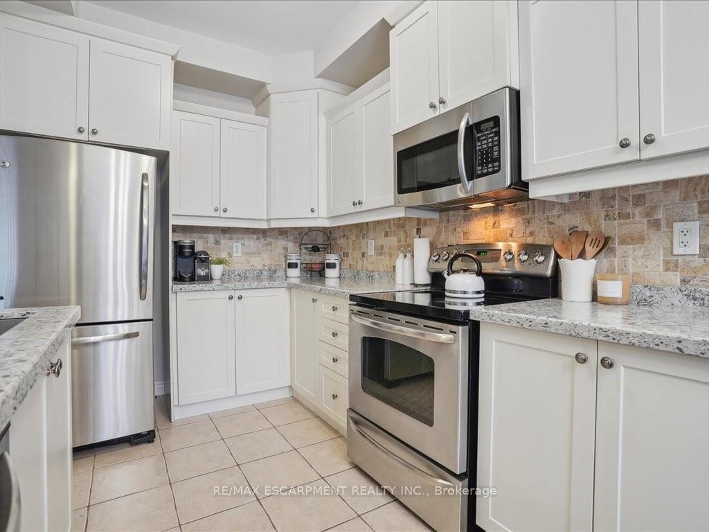 Photo 17 of 35 Bankfield Crescent, Hamilton, Stoney Creek Mountain — HOMEH