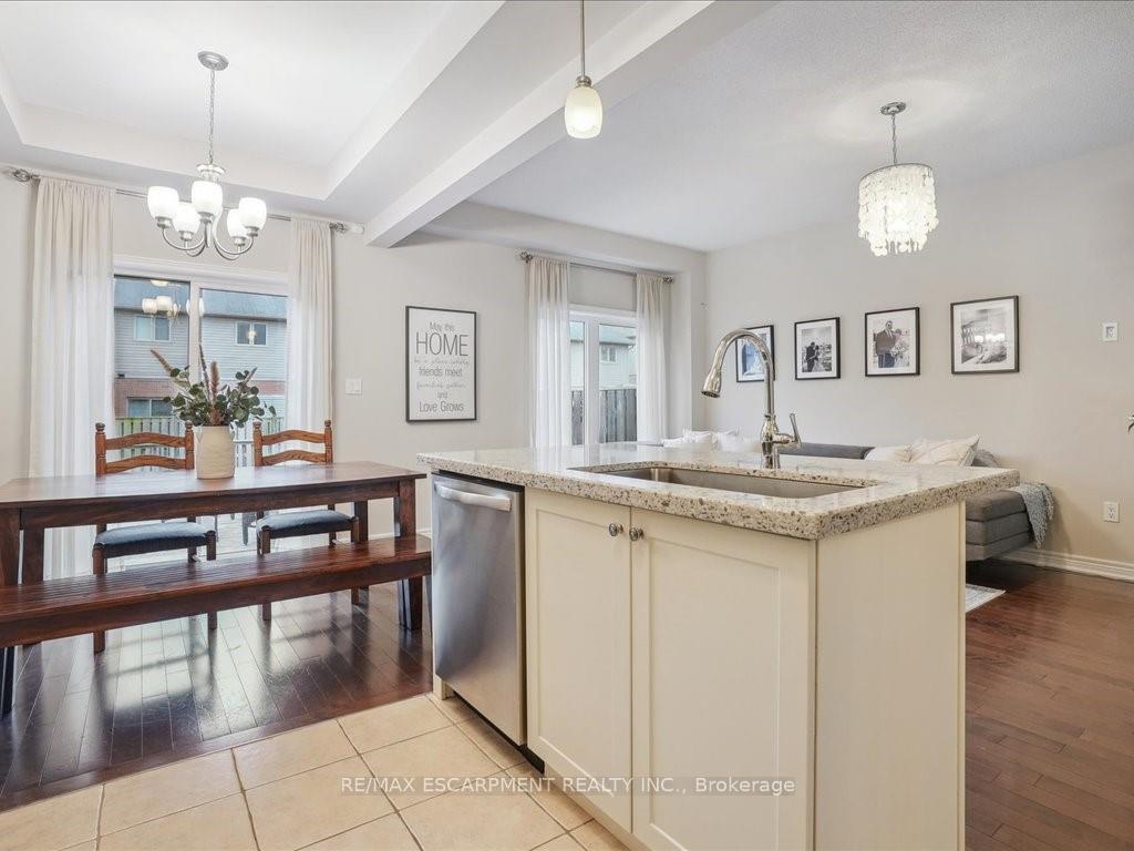 Photo 18 of 35 Bankfield Crescent, Hamilton, Stoney Creek Mountain — HOMEH