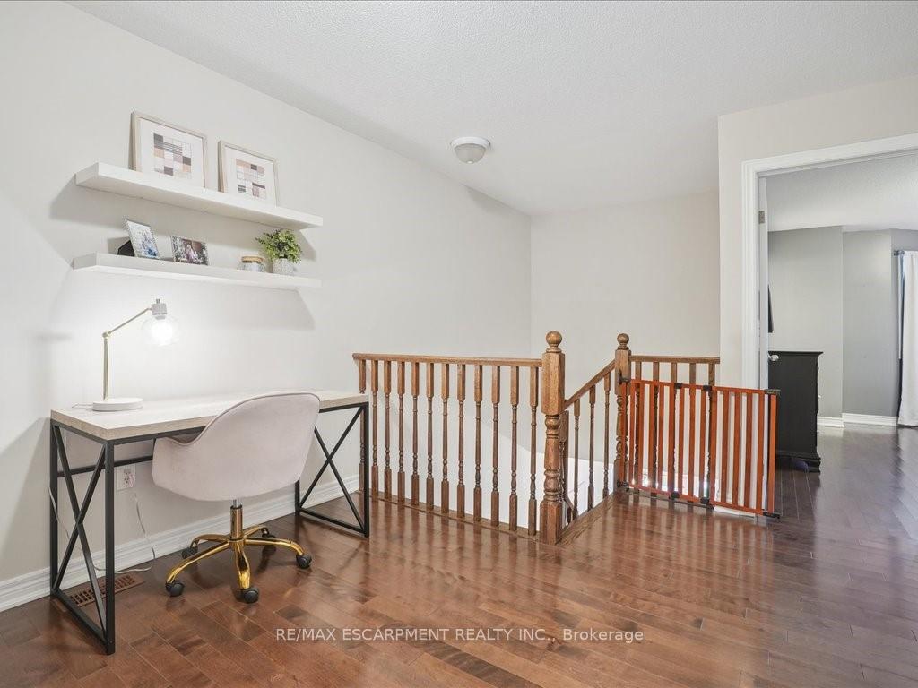 Photo 20 of 35 Bankfield Crescent, Hamilton, Stoney Creek Mountain — HOMEH