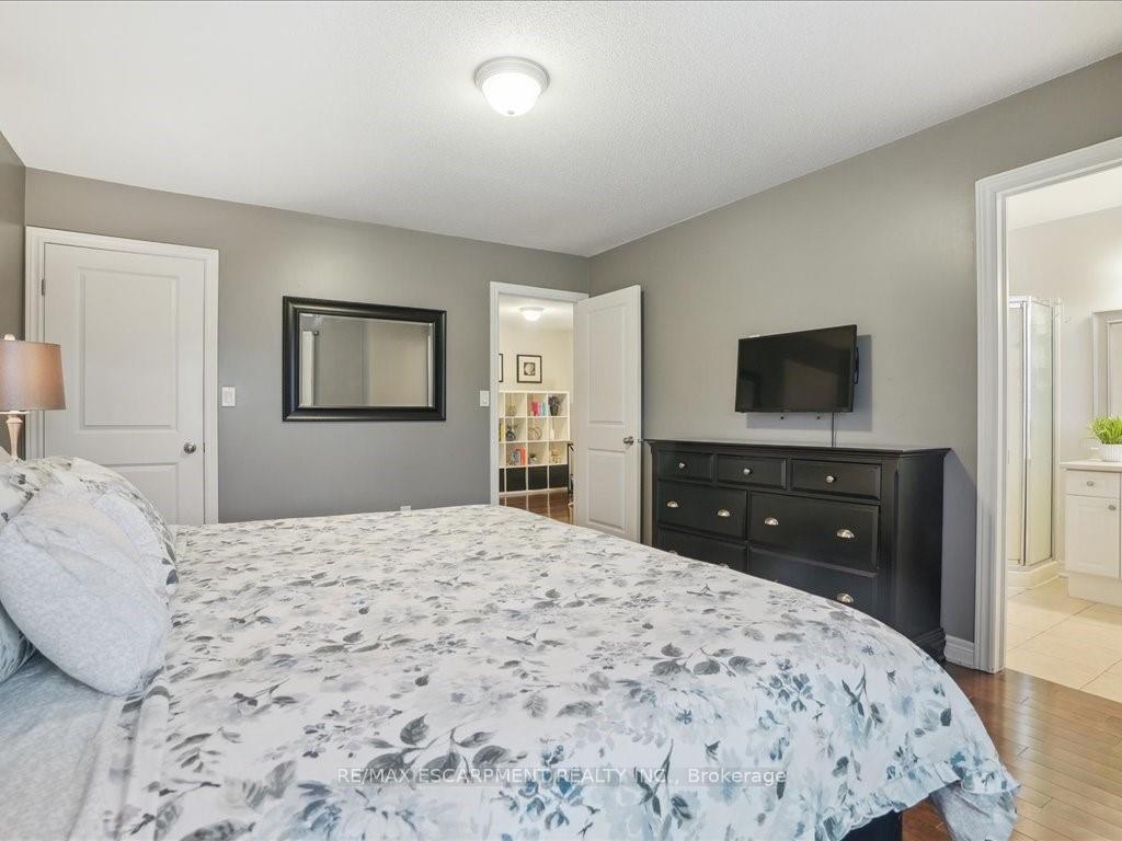 Photo 23 of 35 Bankfield Crescent, Hamilton, Stoney Creek Mountain — HOMEH