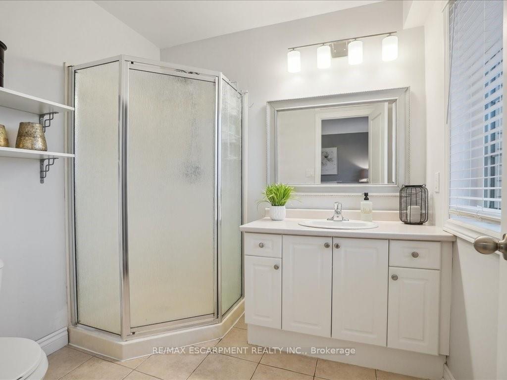Photo 24 of 35 Bankfield Crescent, Hamilton, Stoney Creek Mountain — HOMEH
