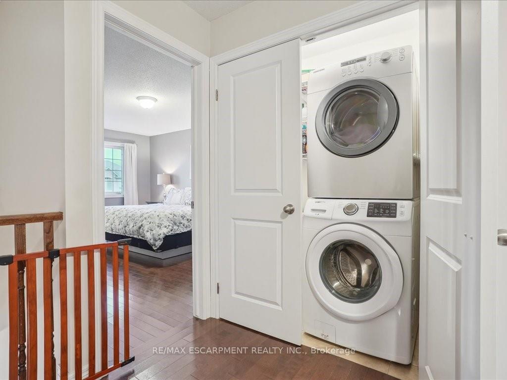 Photo 28 of 35 Bankfield Crescent, Hamilton, Stoney Creek Mountain — HOMEH