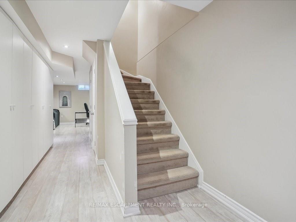Photo 29 of 35 Bankfield Crescent, Hamilton, Stoney Creek Mountain — HOMEH