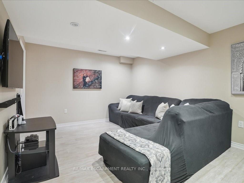 Photo 32 of 35 Bankfield Crescent, Hamilton, Stoney Creek Mountain — HOMEH