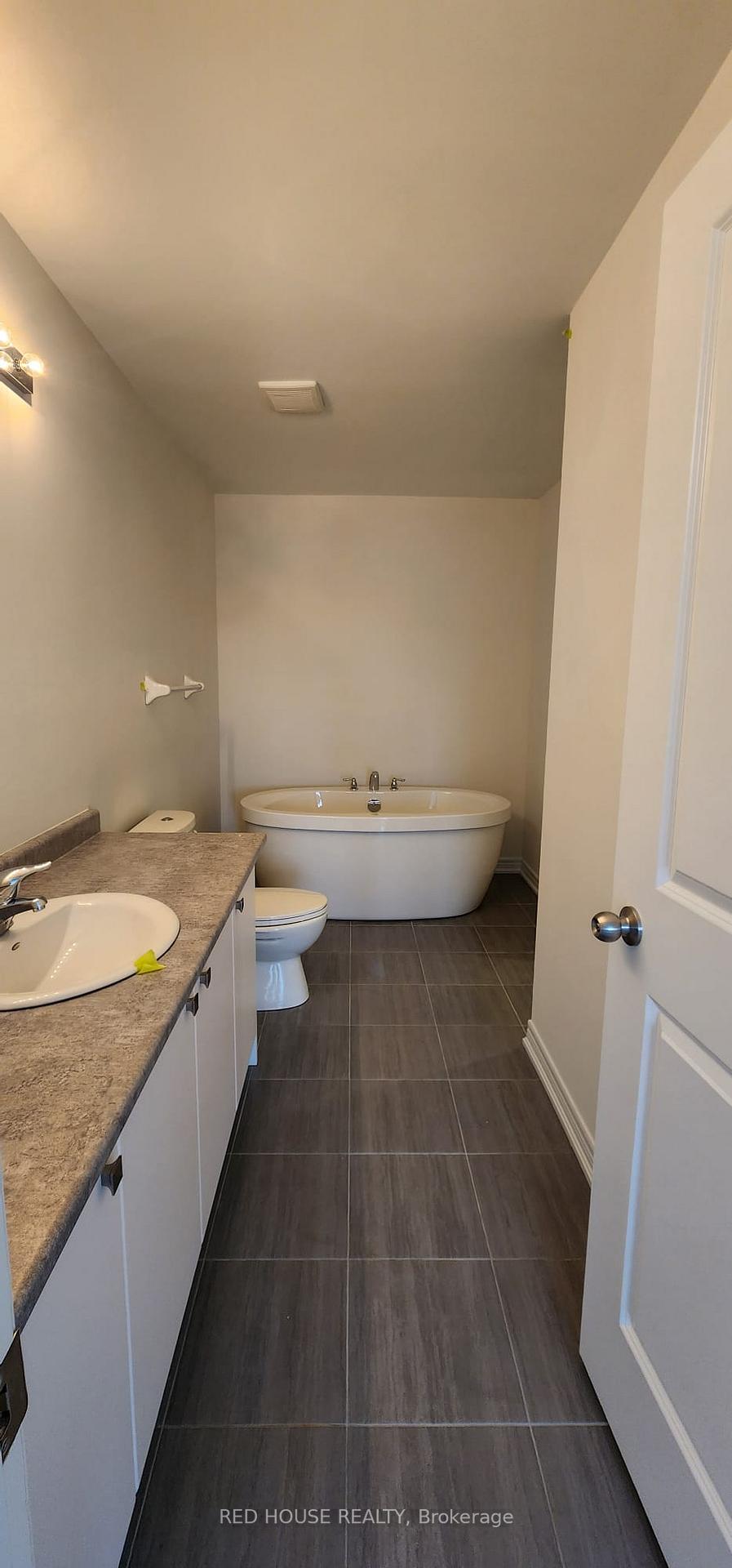Photo 17 of 540 Red Elm Road, Shelburne — HOMEH