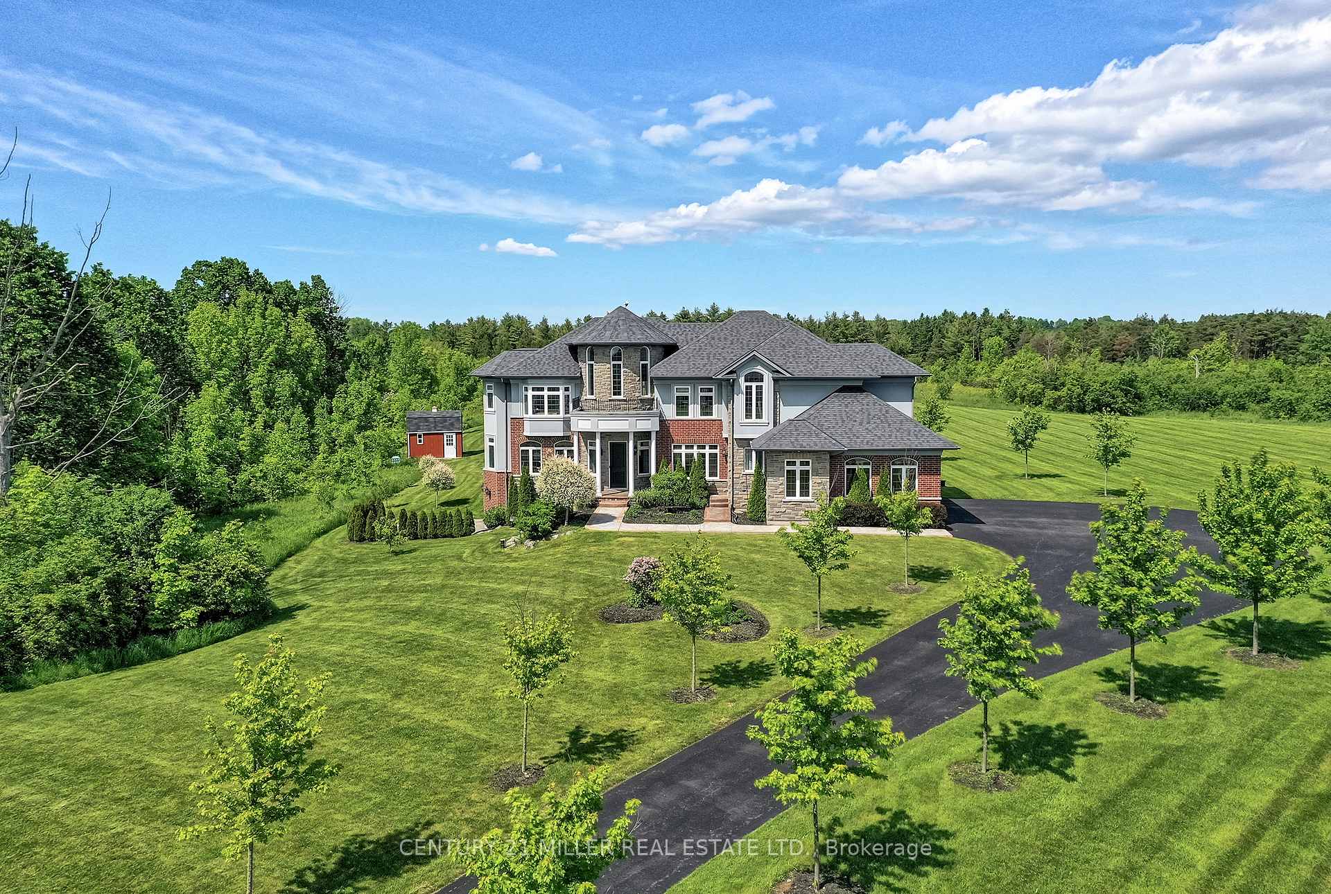 Front of 100 Chesswood Trail