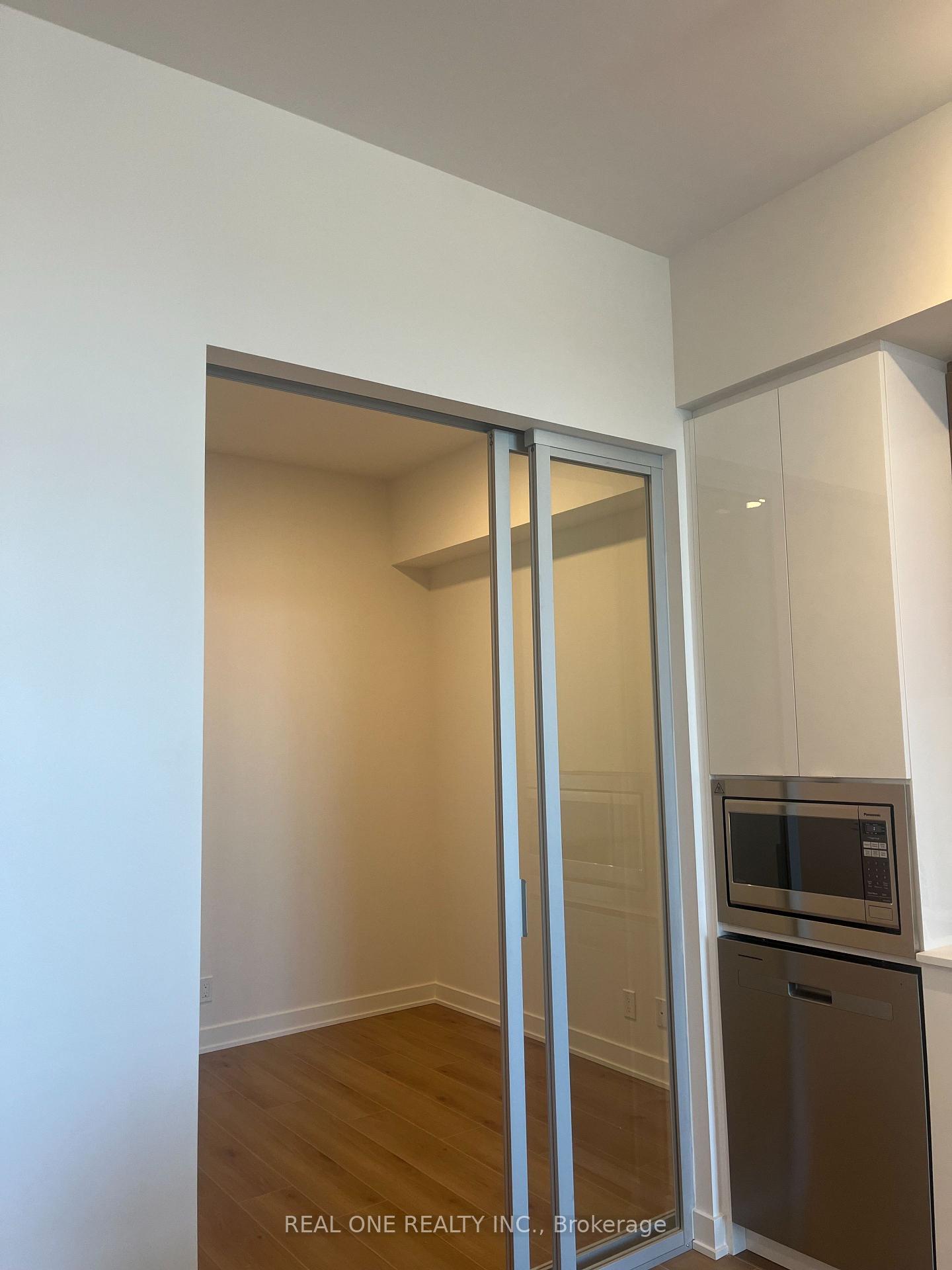 Photo 10 of Unit 2210, 50 Upper Mall Way, Vaughan, Brownridge — HOMEH