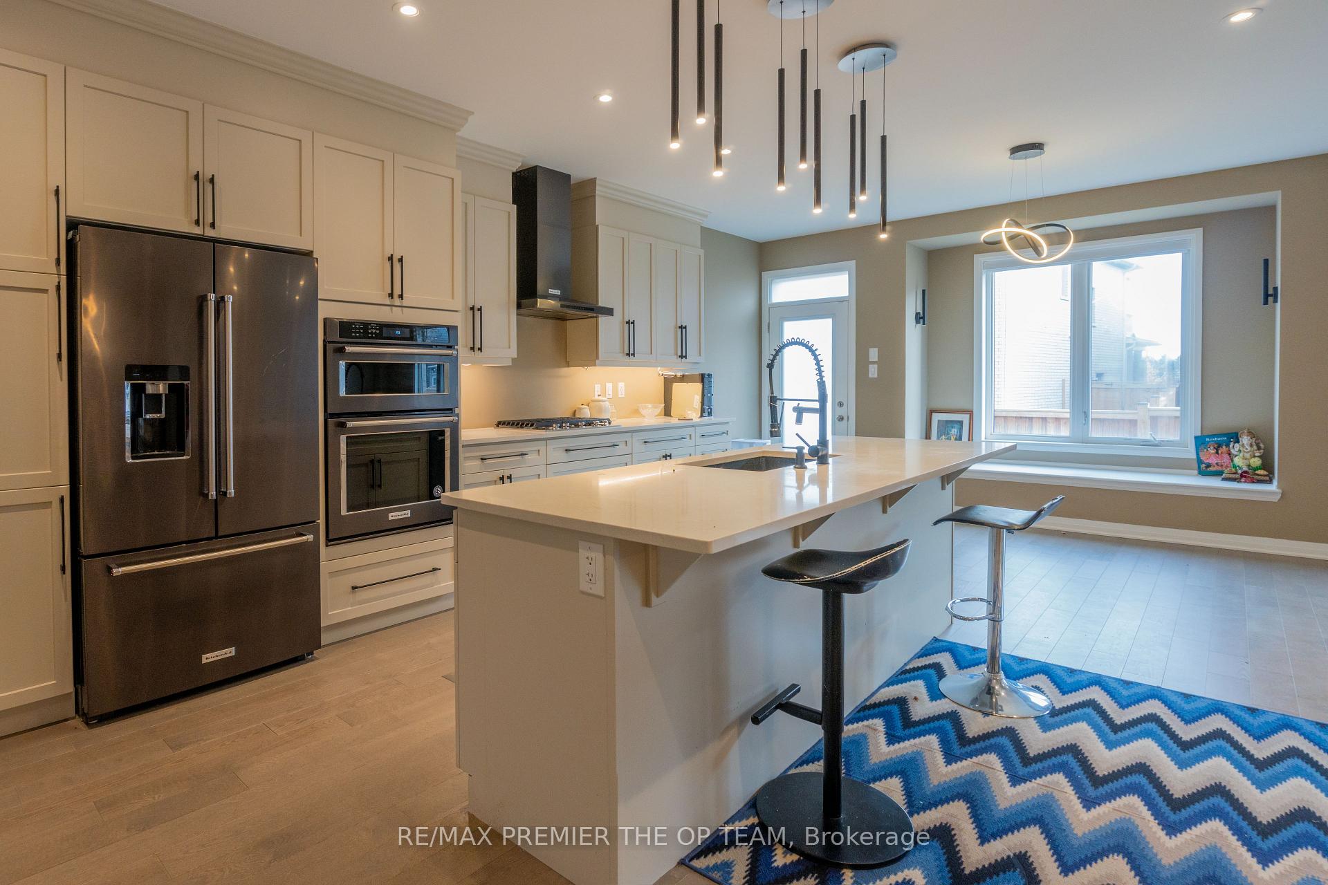 Photo 8 of 11 Herrick Drive, Brampton, Northwest Brampton — HOMEH
