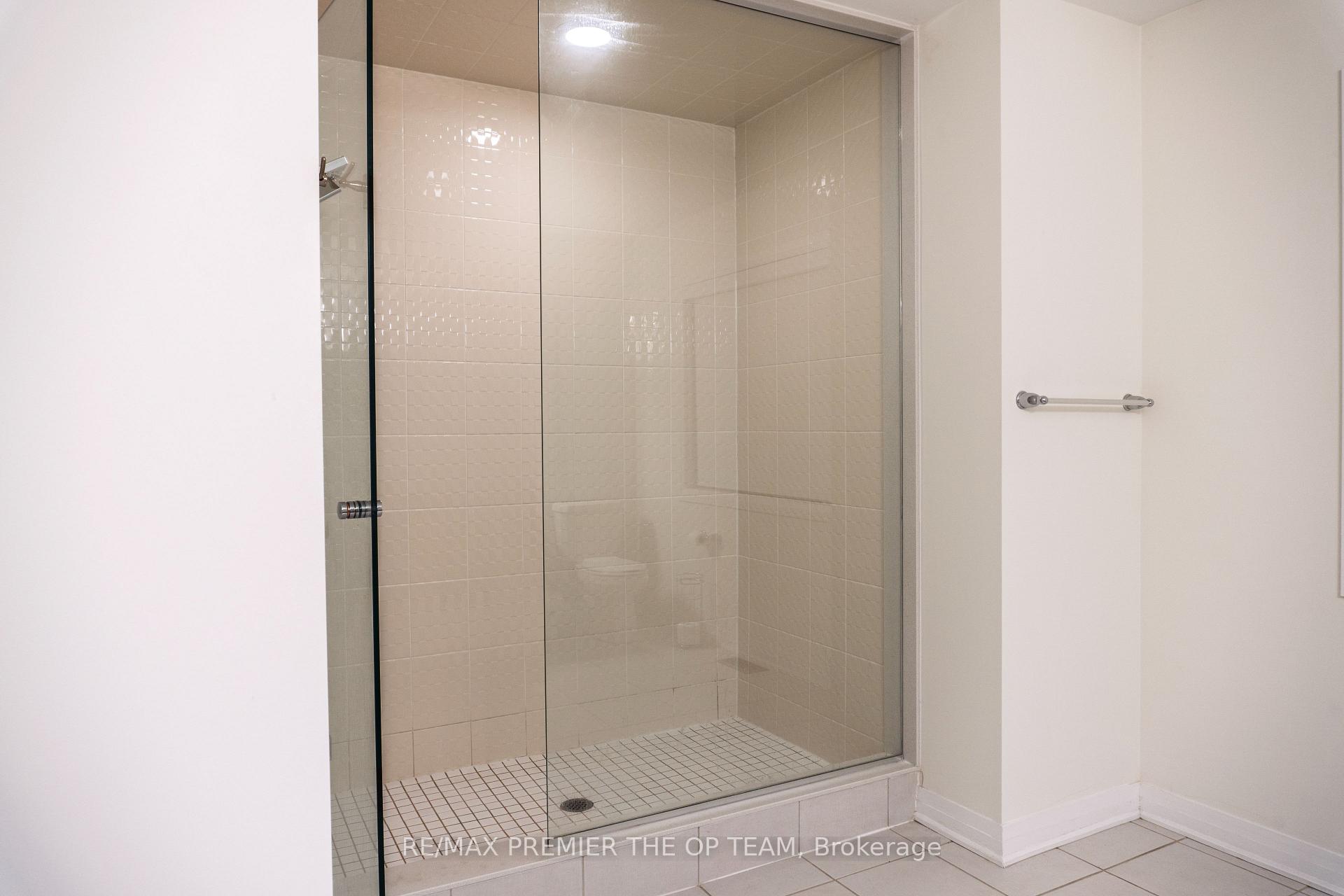 Photo 20 of 11 Herrick Drive, Brampton, Northwest Brampton — HOMEH