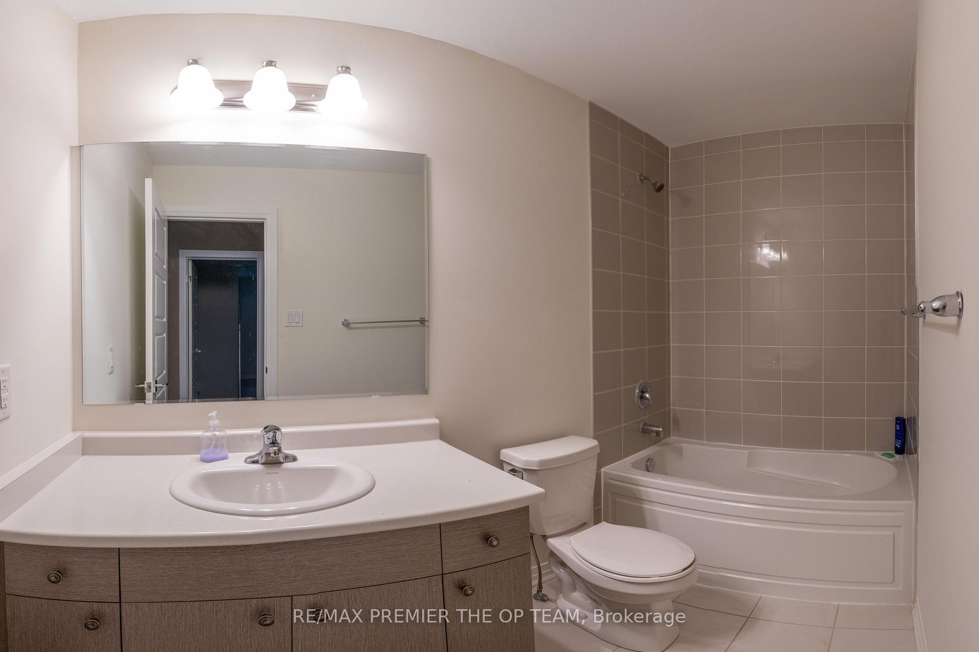 Photo 25 of 11 Herrick Drive, Brampton, Northwest Brampton — HOMEH