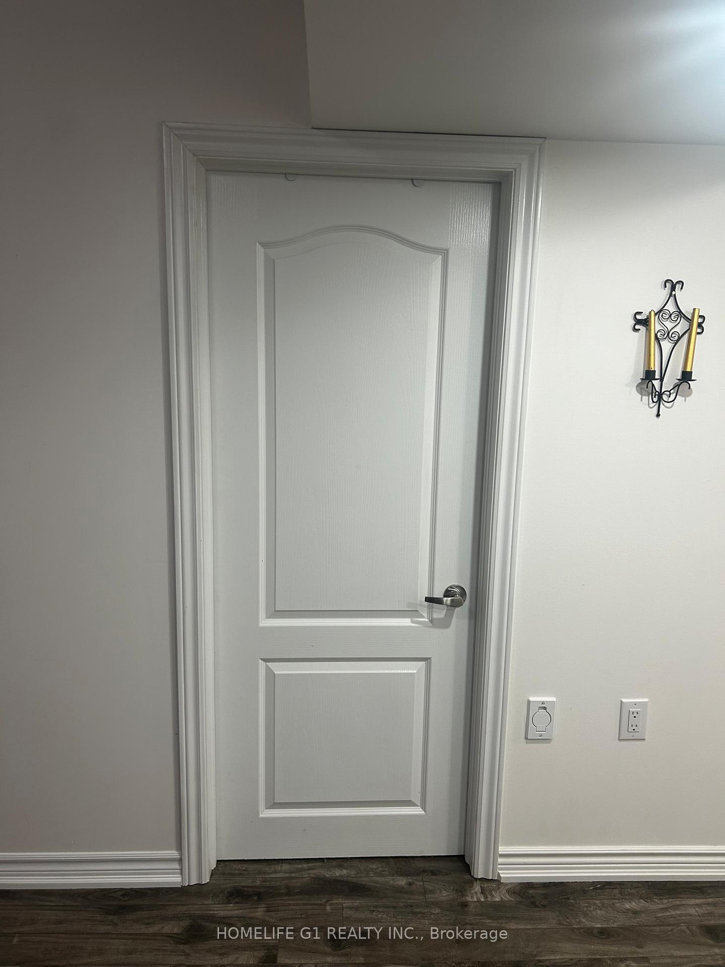 Photo 2 of 42 Riverhill Drive, Vaughan, Patterson — HOMEH