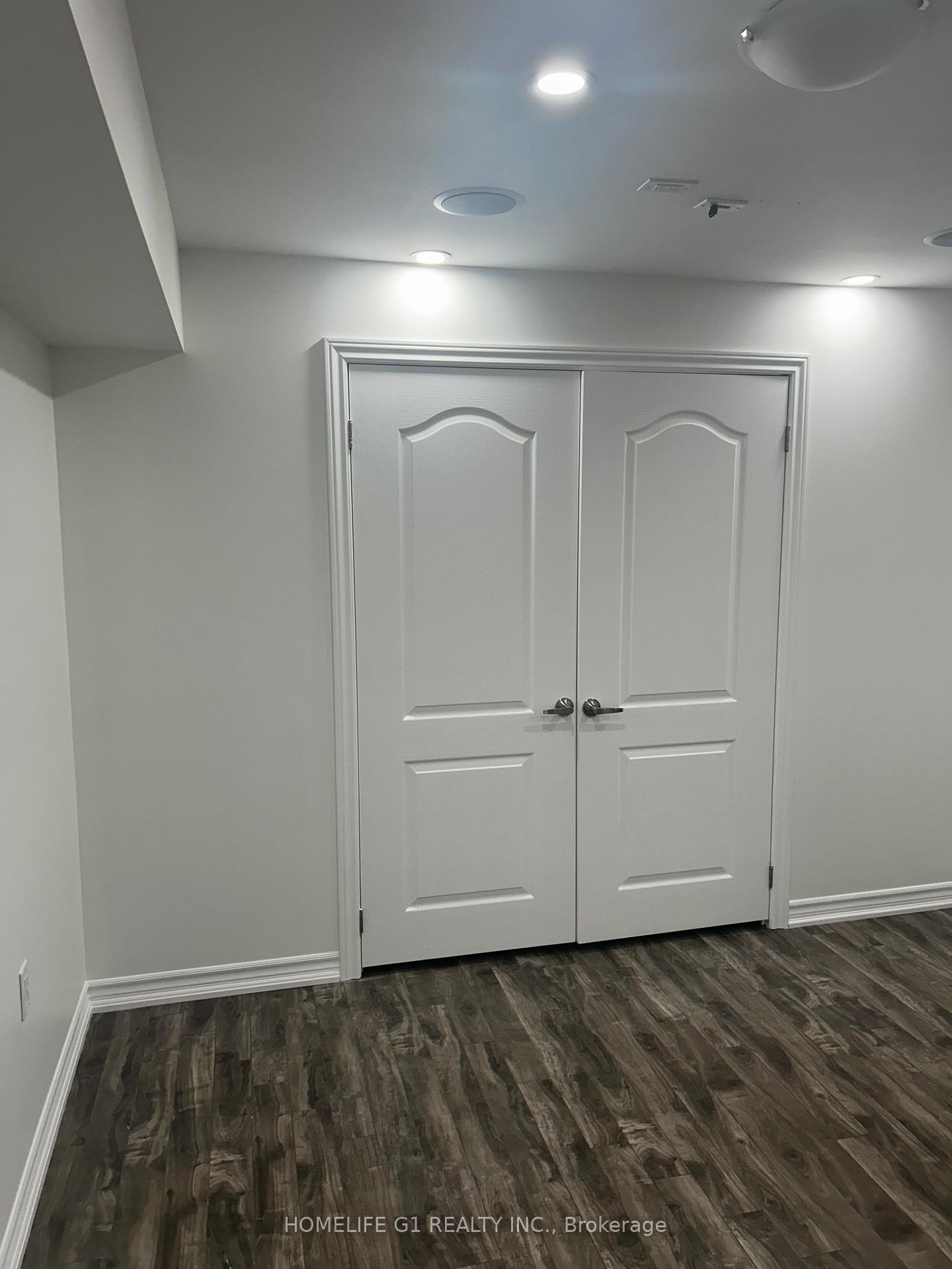Photo 5 of 42 Riverhill Drive, Vaughan, Patterson — HOMEH