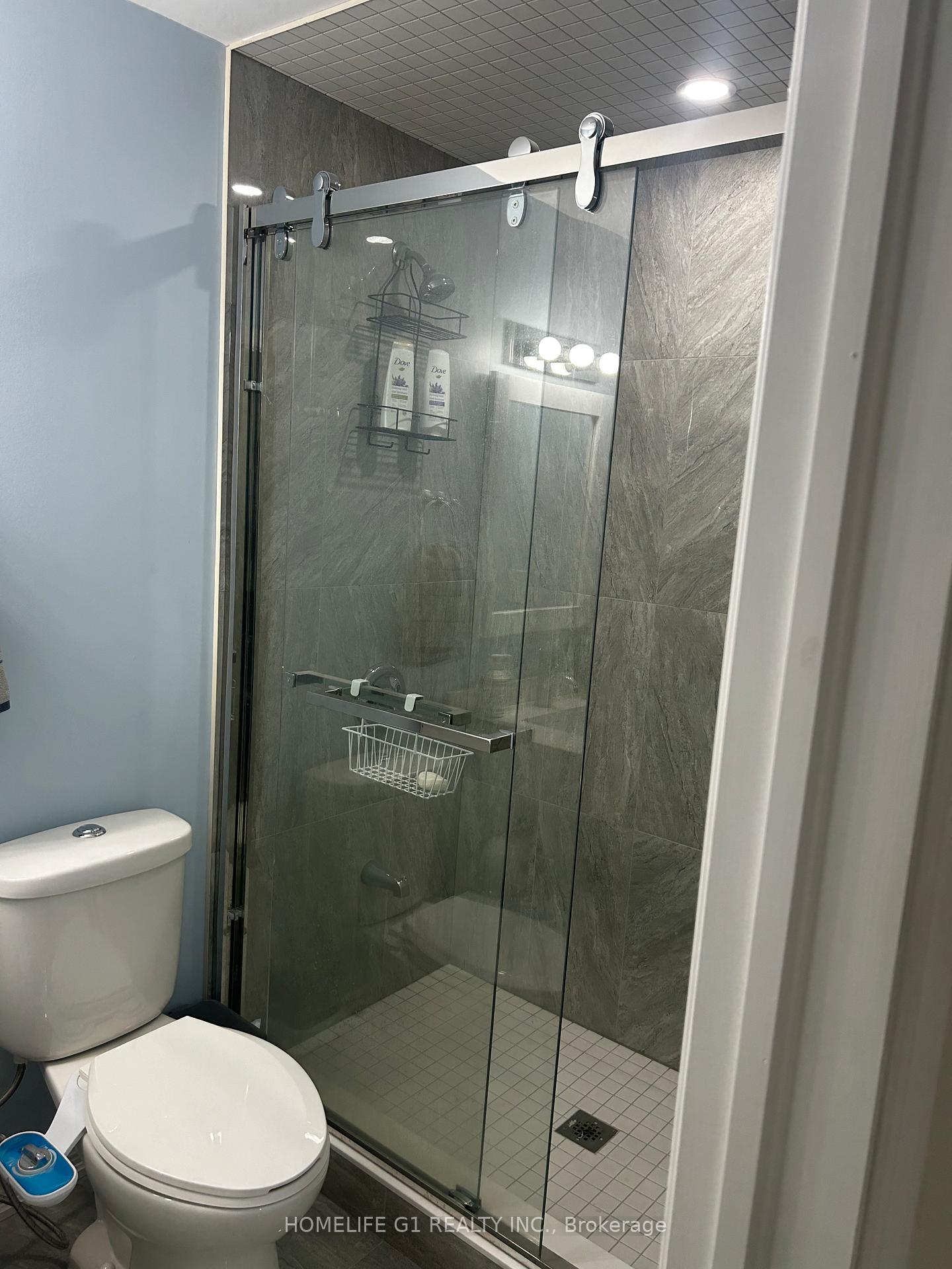 Photo 14 of 42 Riverhill Drive, Vaughan, Patterson — HOMEH
