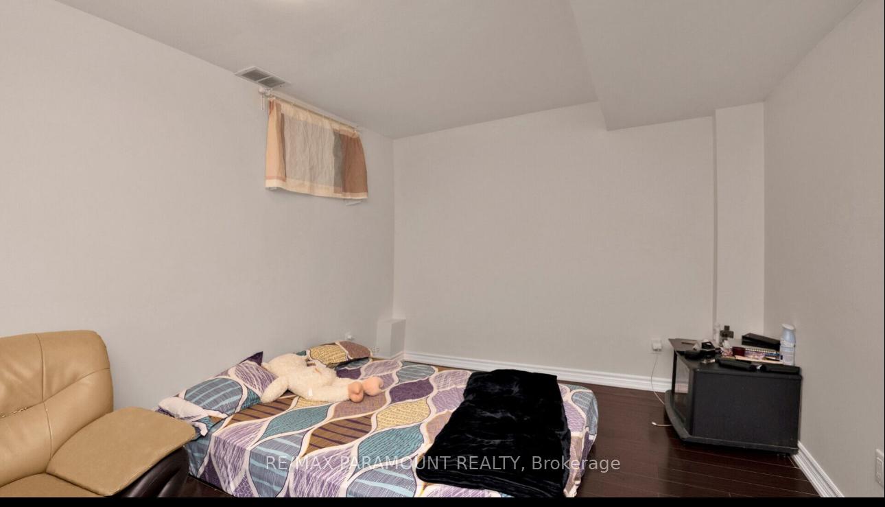 Photo 8 of 33 Mount Fuji Crescent, Brampton, Sandringham-Wellington — HOMEH