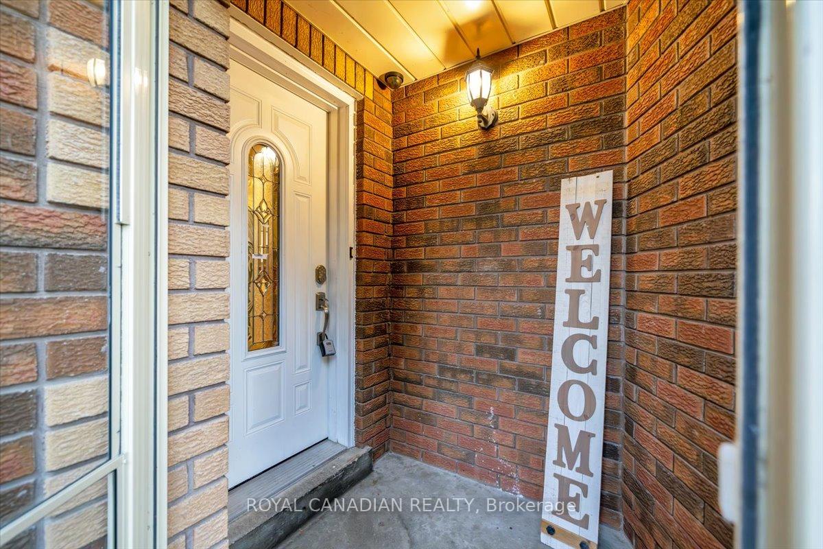Photo 23 of 1 Barwick Court E, Whitby, Downtown Whitby — HOMEH