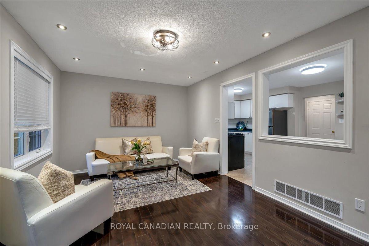 Photo 31 of 1 Barwick Court E, Whitby, Downtown Whitby — HOMEH